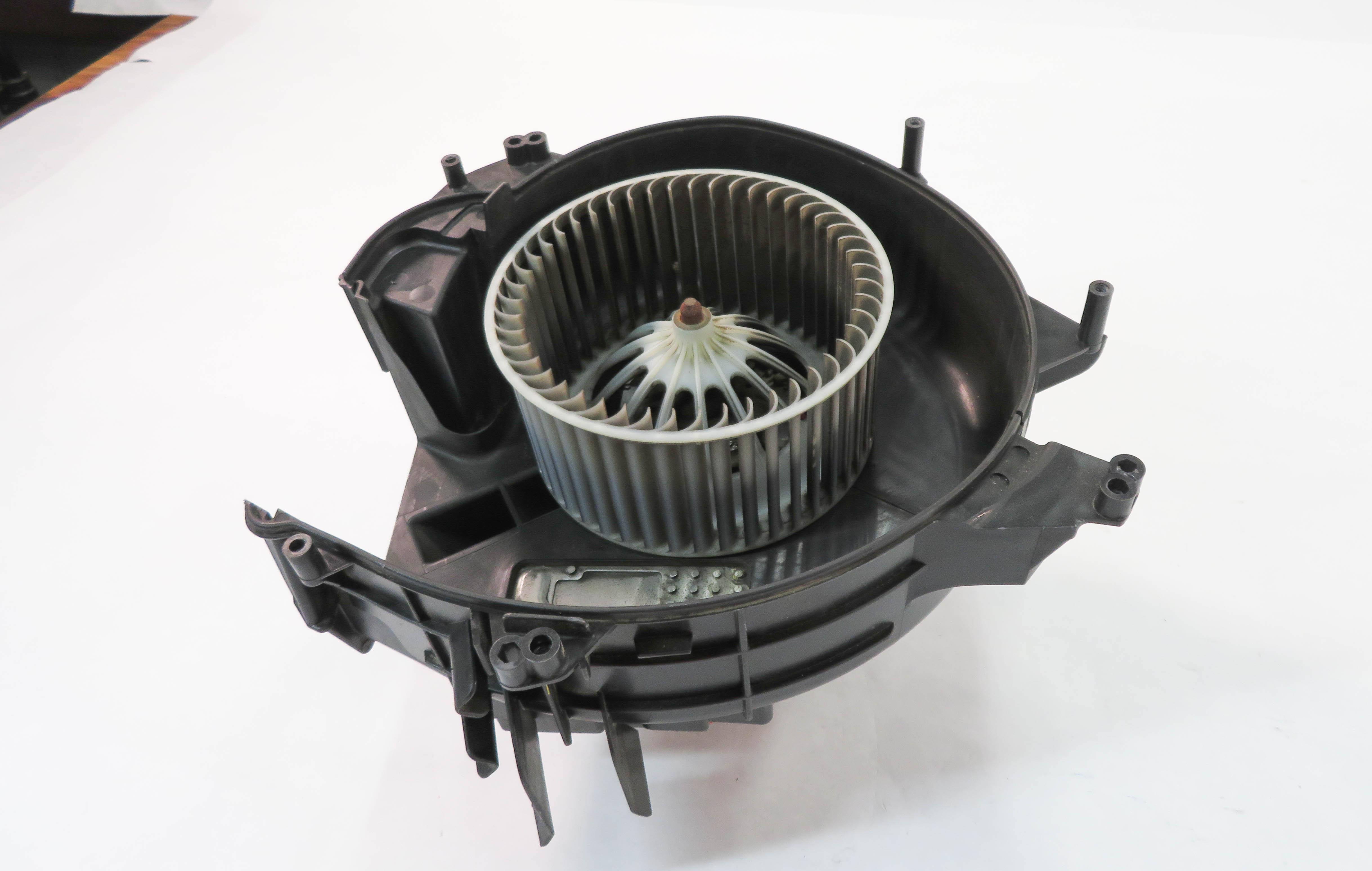 09-18 BMW 528i 535i 550i 640i 740i 750i 760i (F01 F10) HEATER A/C BLOWER MOTOR — exact item pictured