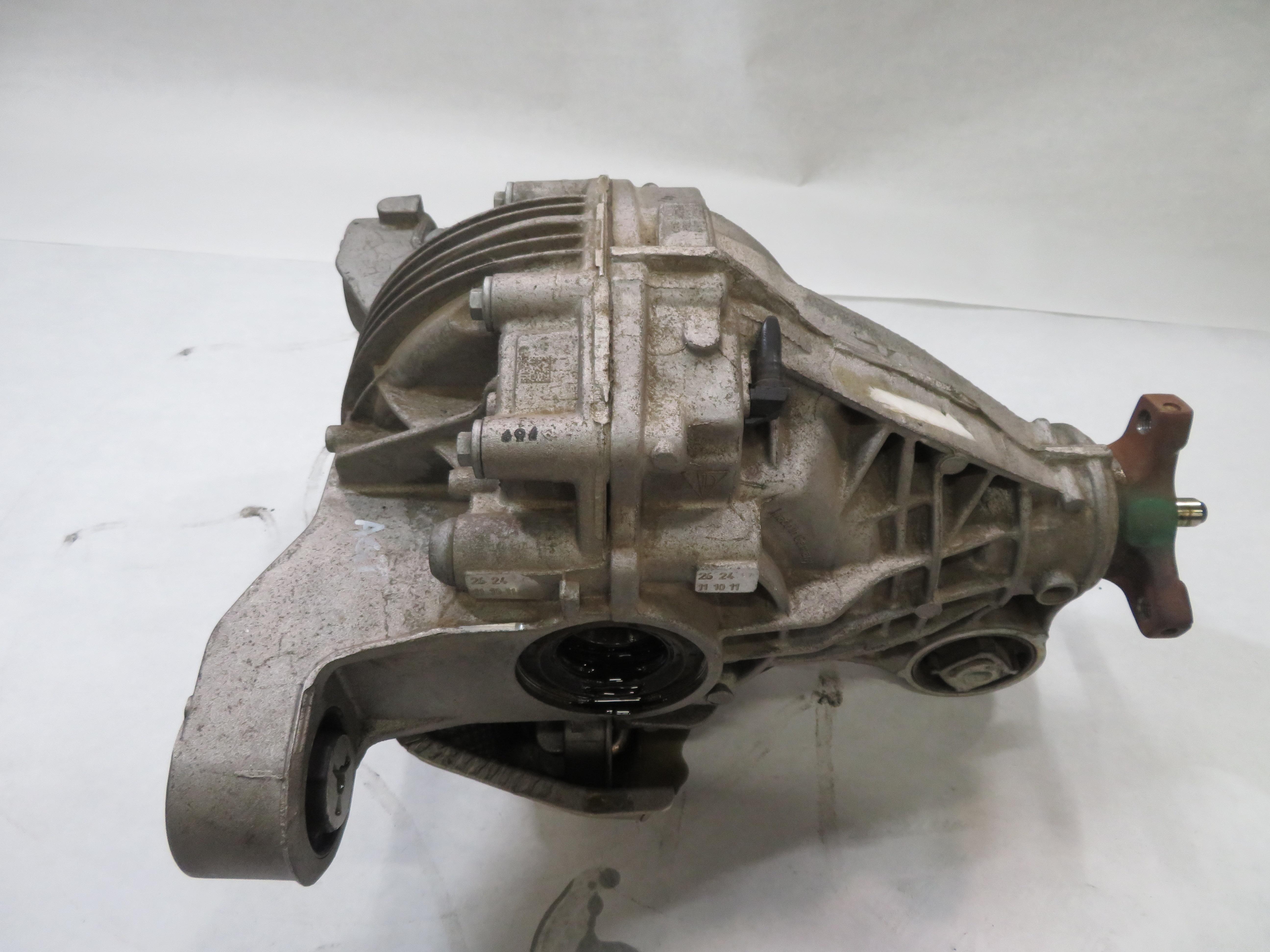 2011-2016 PORSCHE PANAMERA (970 G1) 3.6L - REAR DIFFERENTAIL GEAR CARRIER — exact item pictured