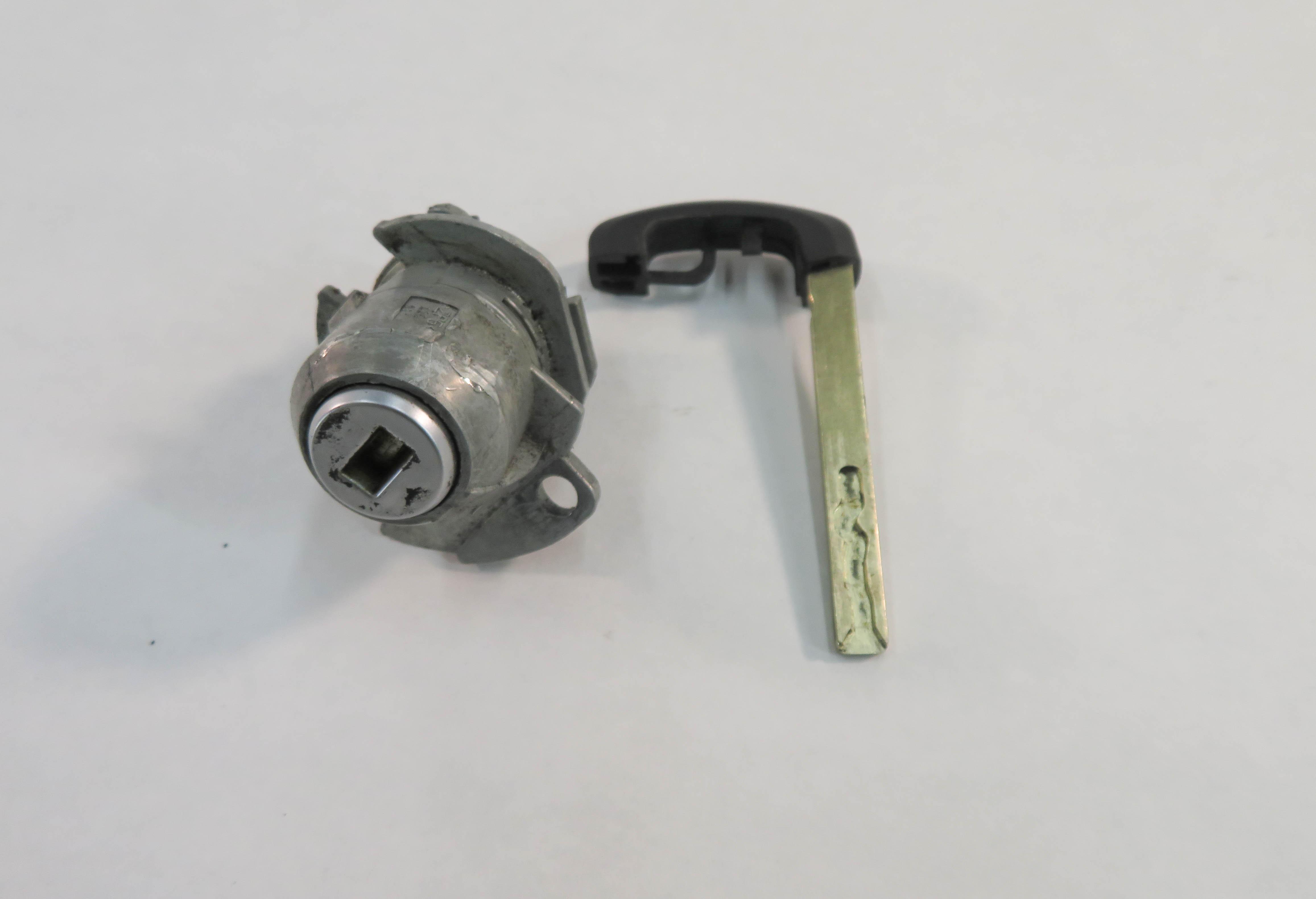 2010 BMW 750i (F01) LEFT FRONT DRIVER DOOR HANDLE LOCK CYLINDER w/ KEY — exact item pictured
