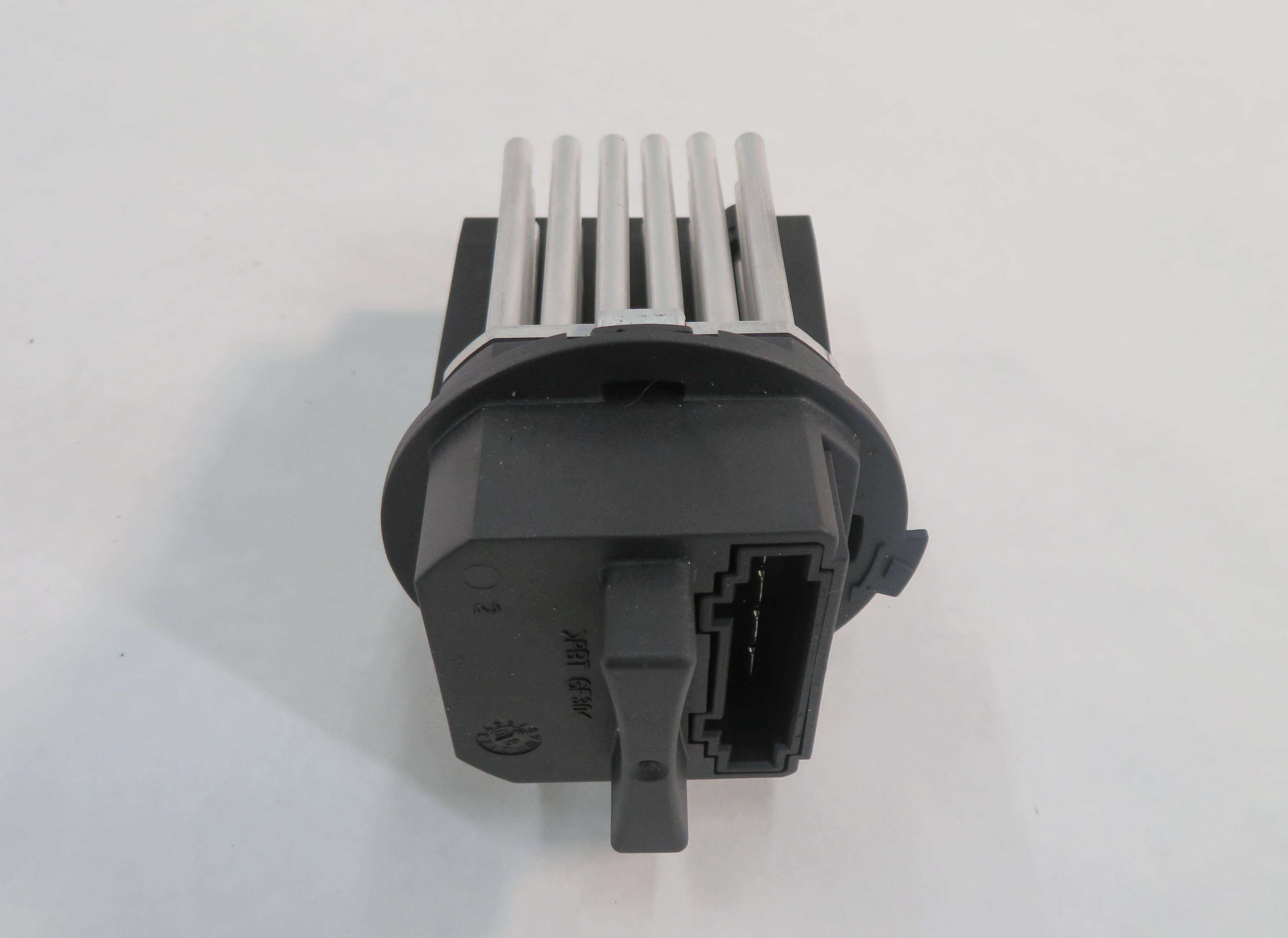 2009 BMW X5 (E70) REAR HVAC HEATER A/C BLOWER FAN MOTOR SPEED RESISTOR — exact item pictured