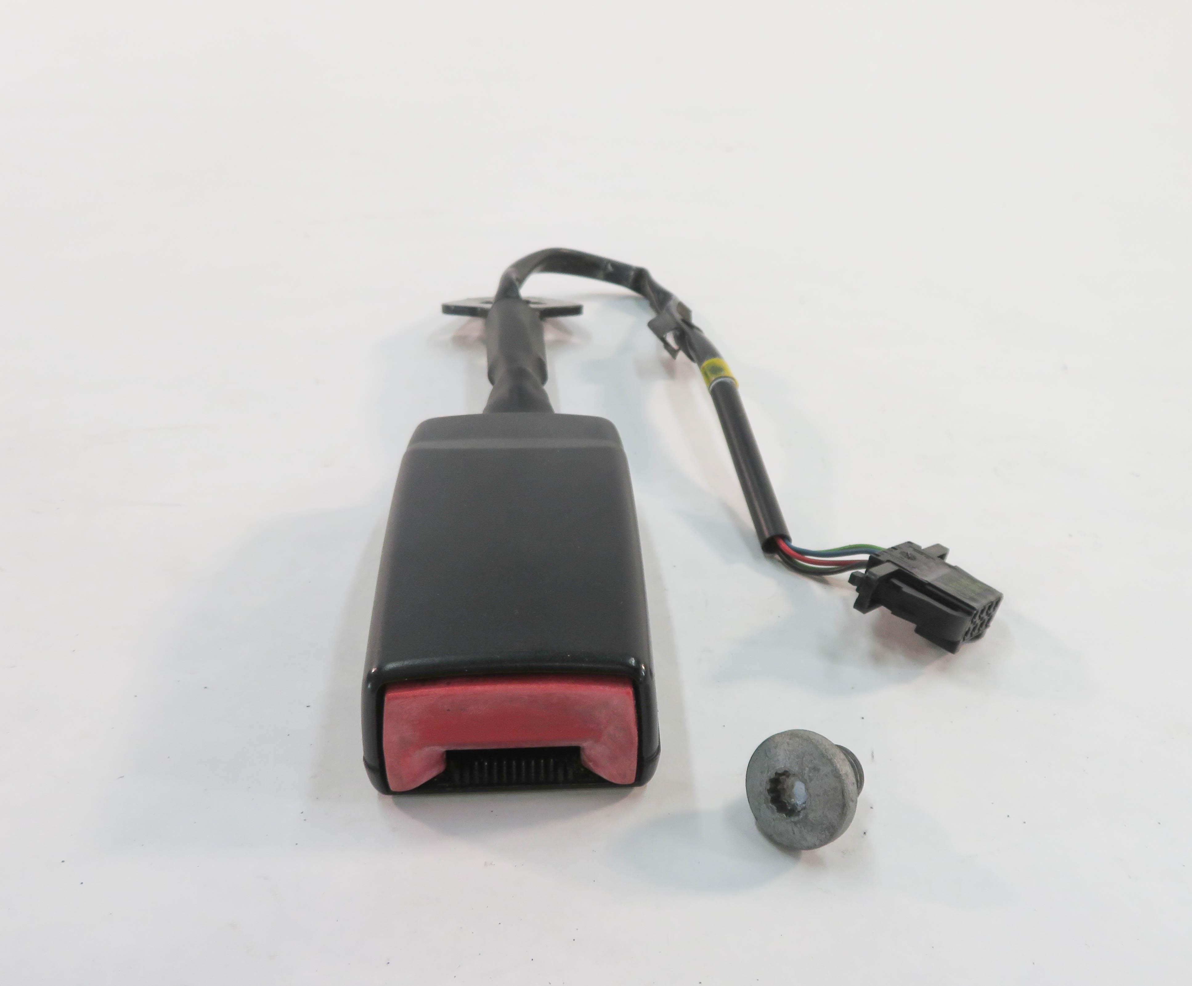 2010-2015 AUDI Q7 (4L) LEFT FRONT DRIVER SEATBELT BUCKLE RECEIVER (BLACK) — exact item pictured