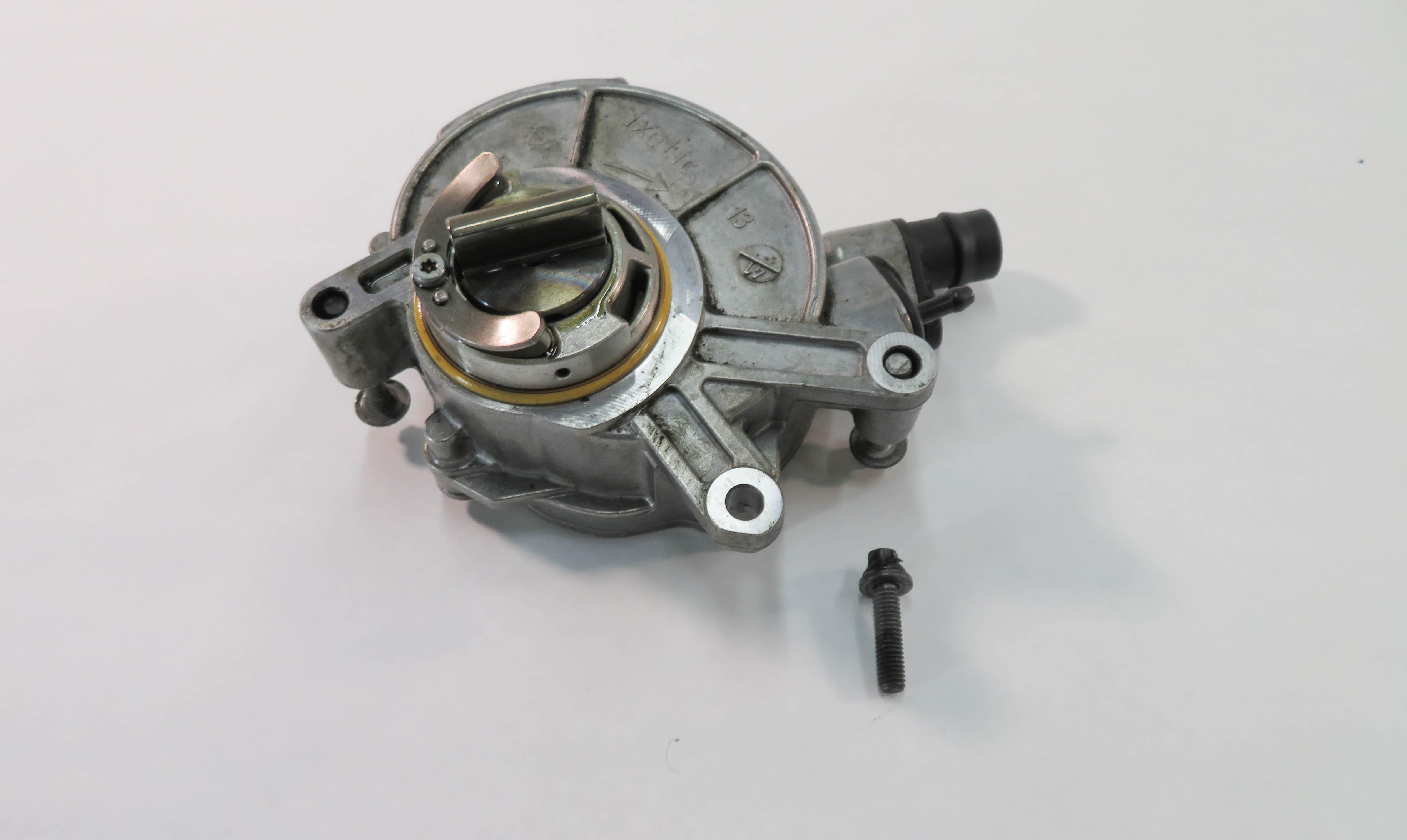 2010-2017 BMW 550i 650i 750i M5 M6 X5 X6 - 4.4L V8 TWIN TURBO BRAKE VACUUM PUMP — exact item pictured