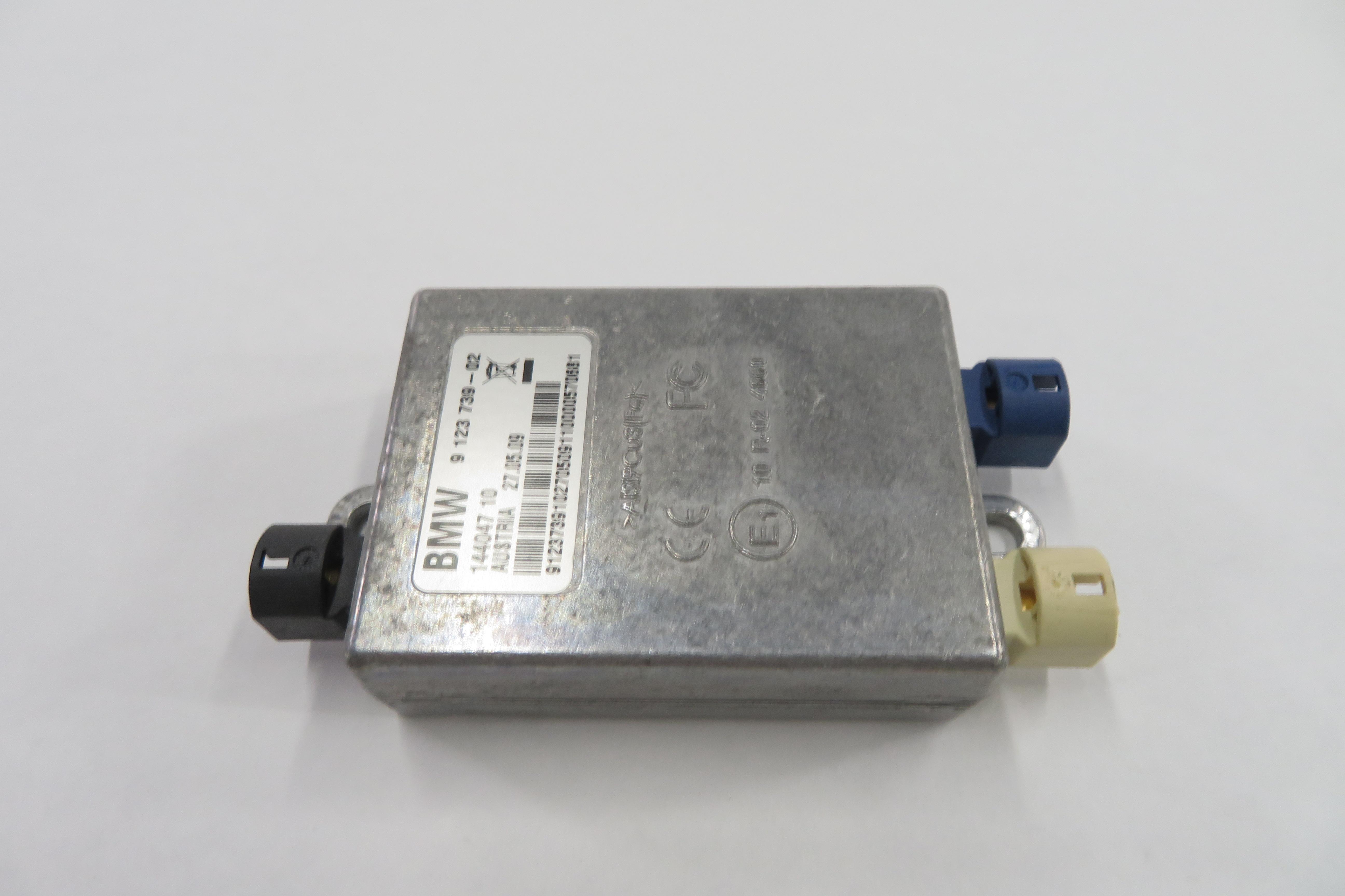 2011 BMW 740i (F01) RADIO STEREO AUX AUXILIARY AUDIO USB INTERFACE MODULE HUB — exact item pictured