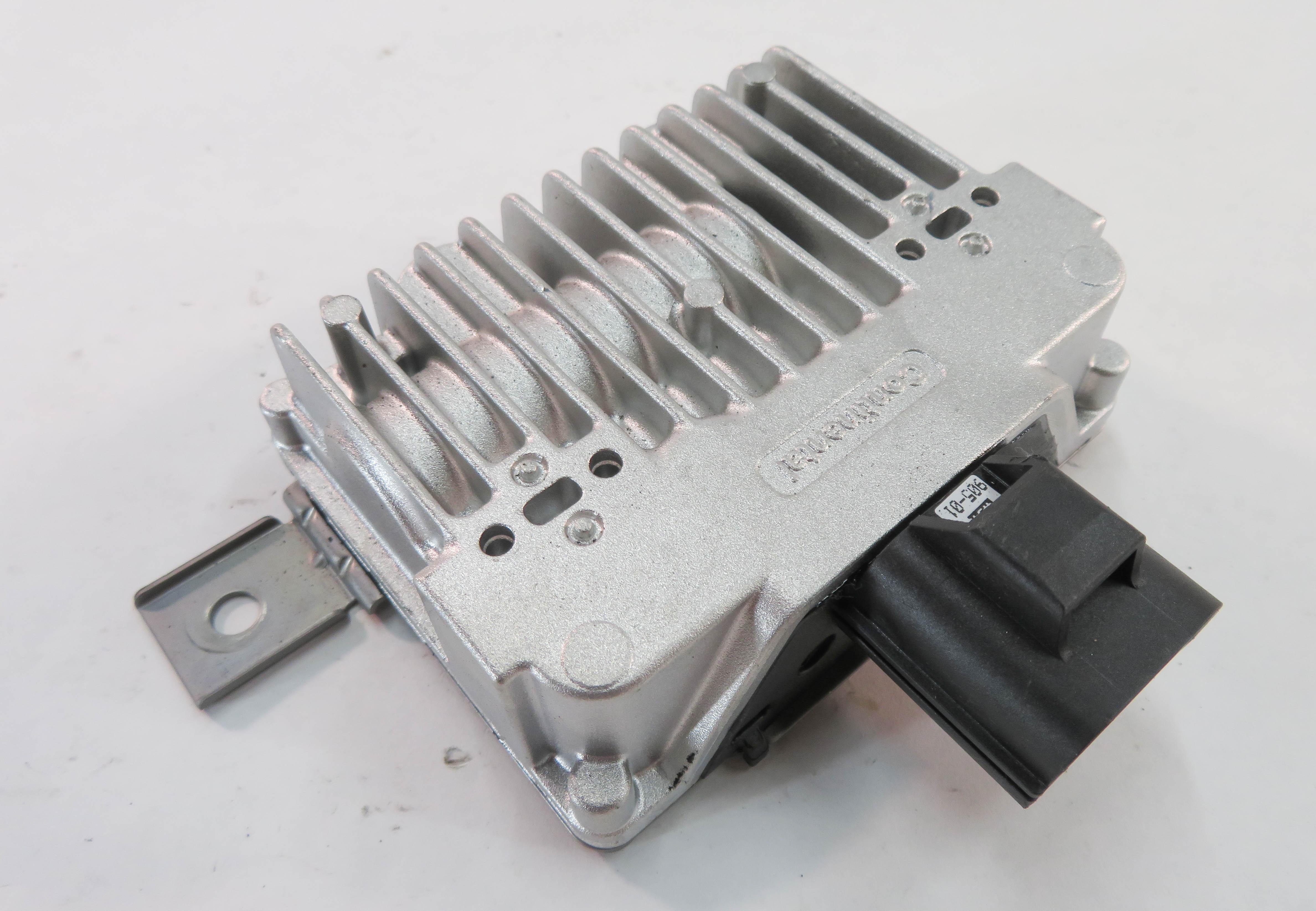 2010-2015 RANGE ROVER SPORT EVOQUE LR2 LR4 (FF/F4 L320) FUEL PUMP CONTROL MODULE — exact item pictured