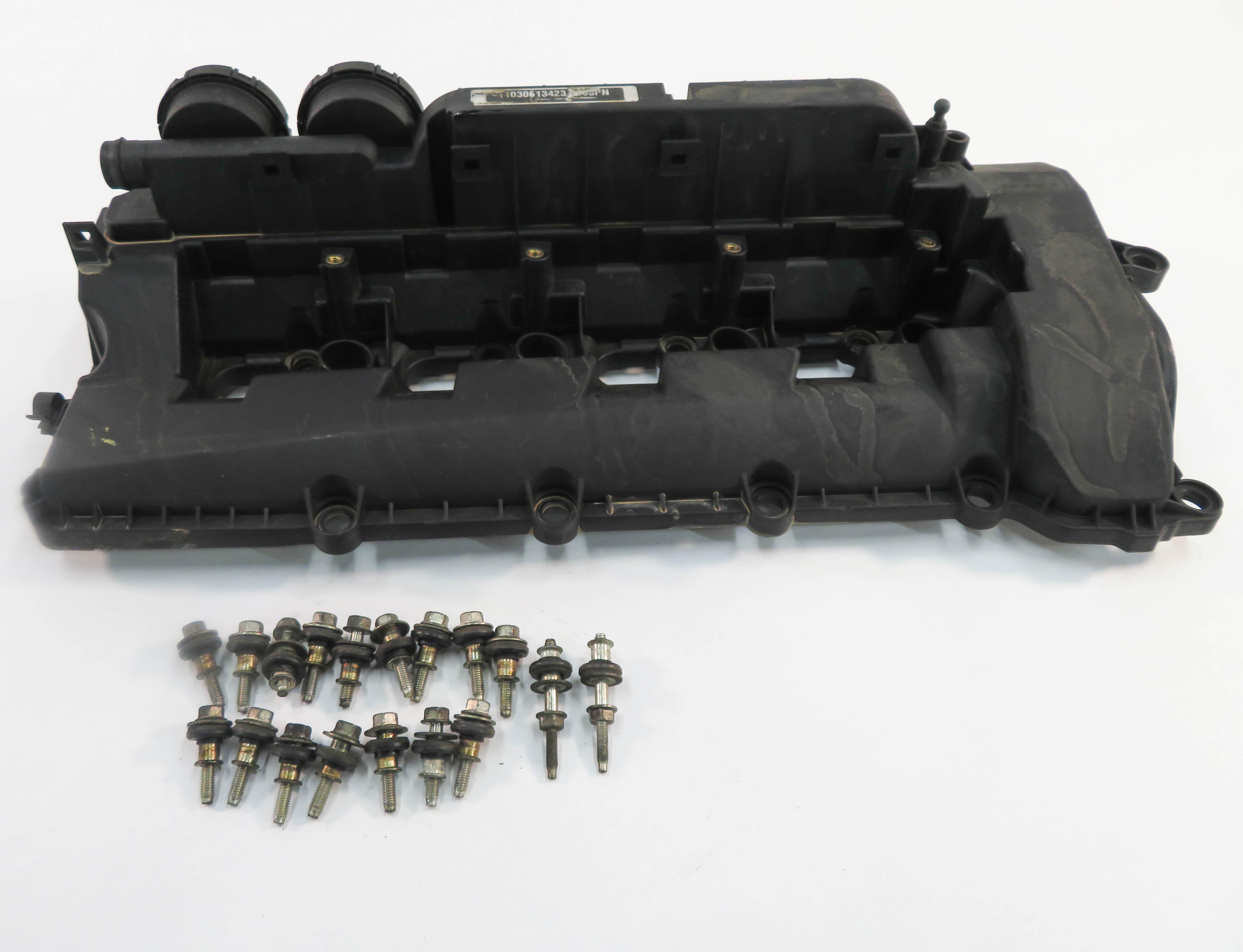 2010-2018 RANGE ROVER SPORT (L320 L322 L405 L494) 5.0L V8 - RIGHT VALVE COVER — exact item pictured