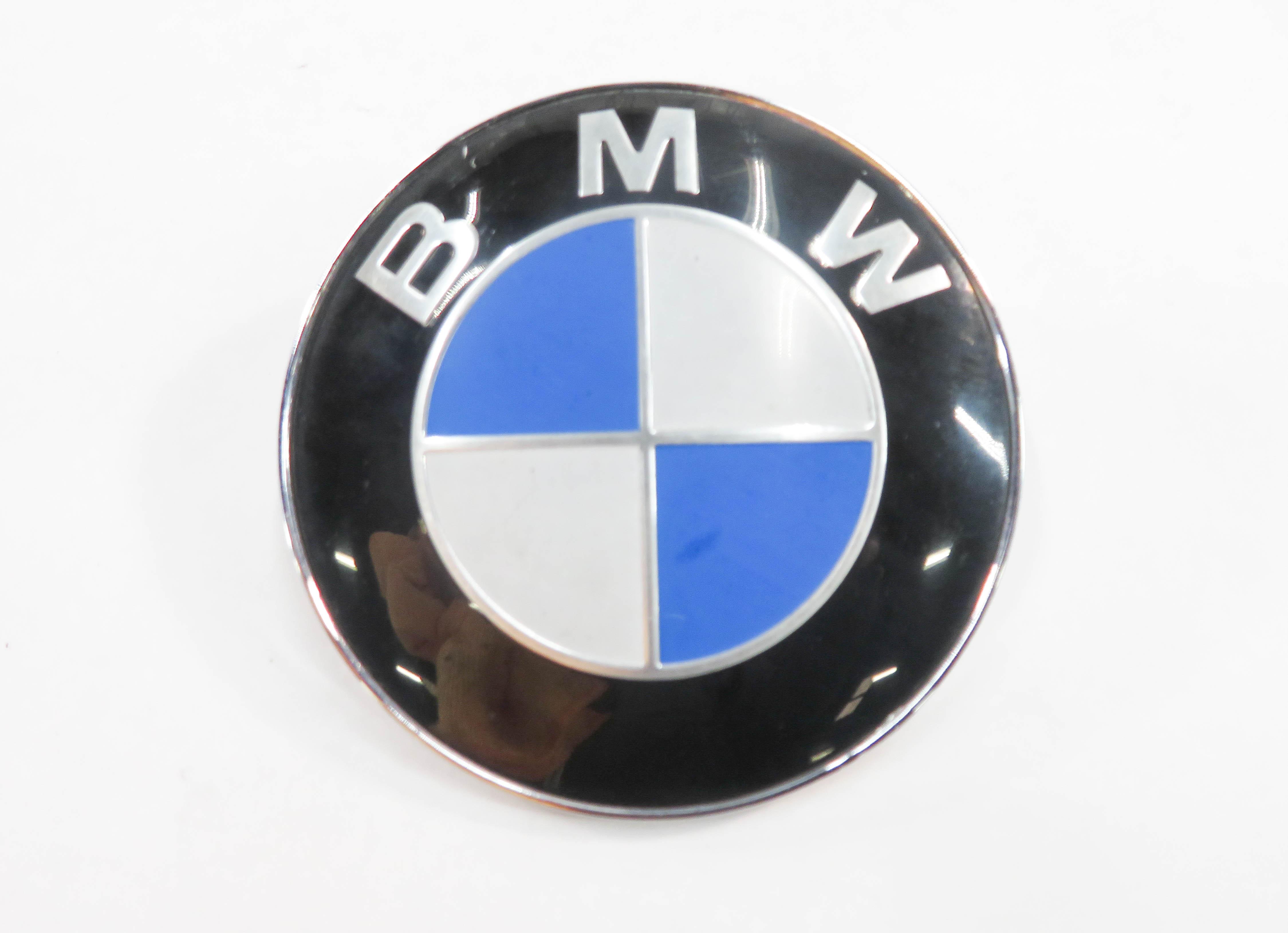 2009 BMW 750i (F01) FRONT EMBLEM LOGO BADGE NAME PLATE SYMBOL — exact item pictured