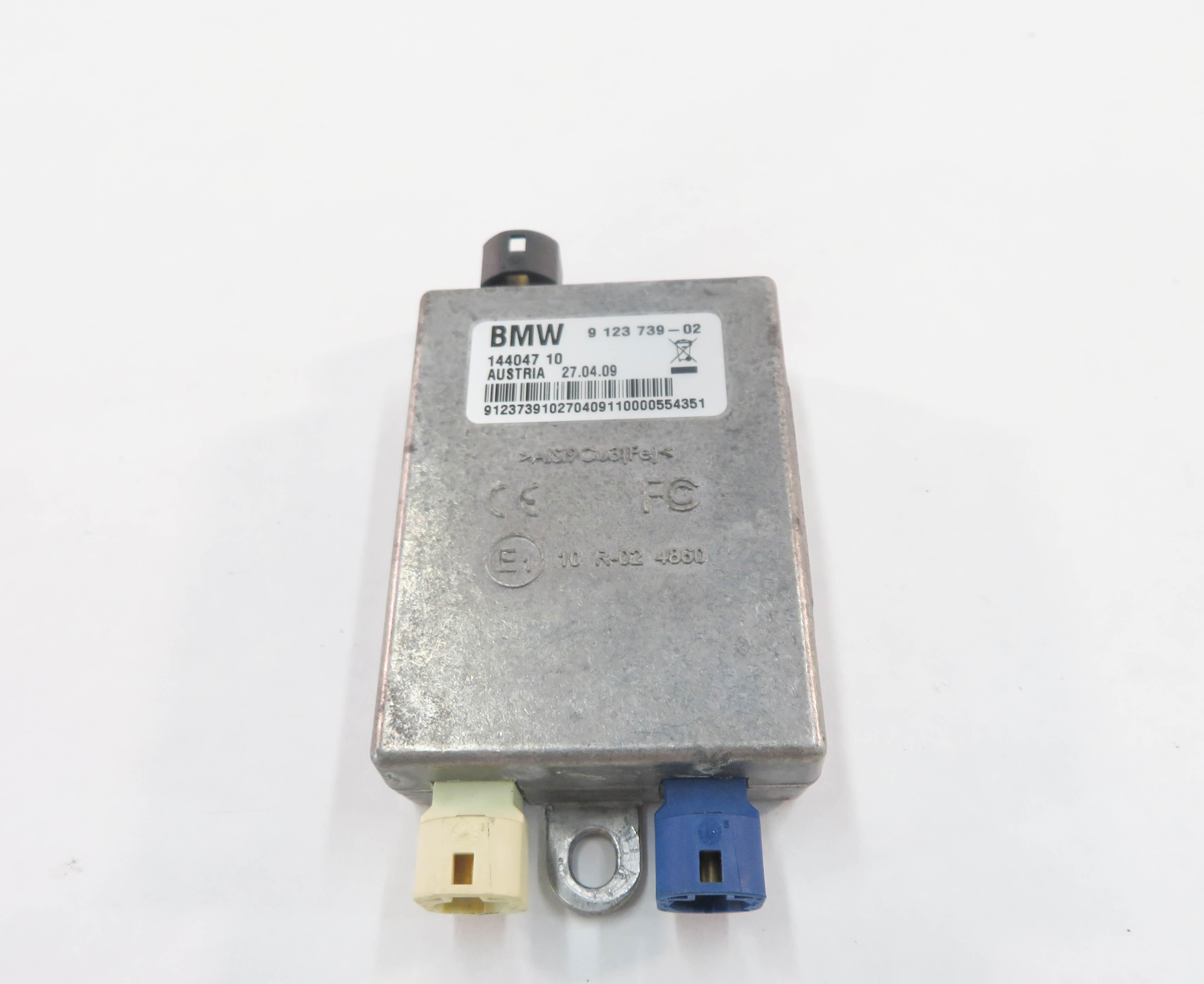 2009 BMW 750i (F01) AUXILIARY USB INPUT INTERFACE HUB MODULE — exact item pictured