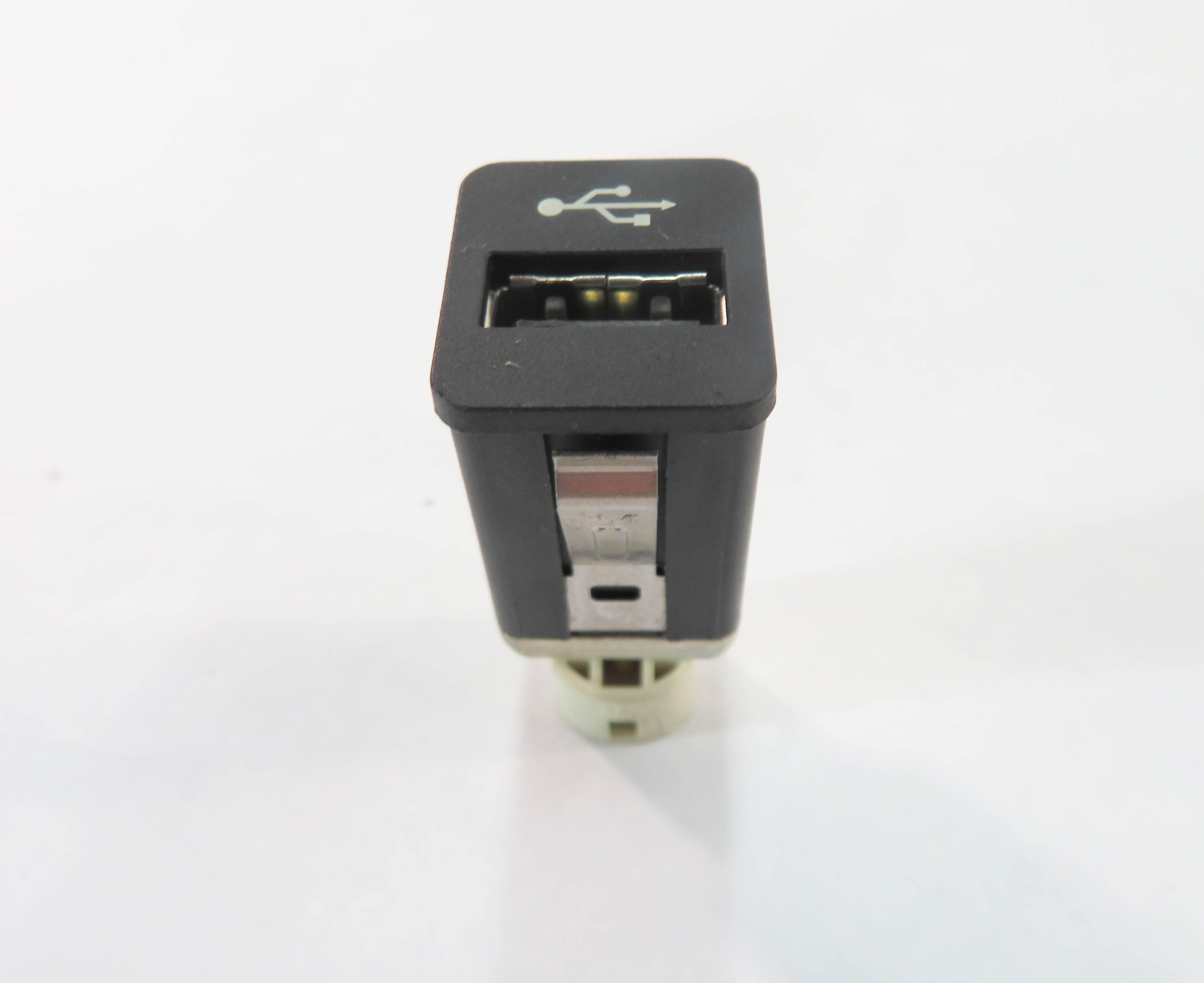 2009 BMW 750i (F01) USB IN INPUT JACK — exact item pictured