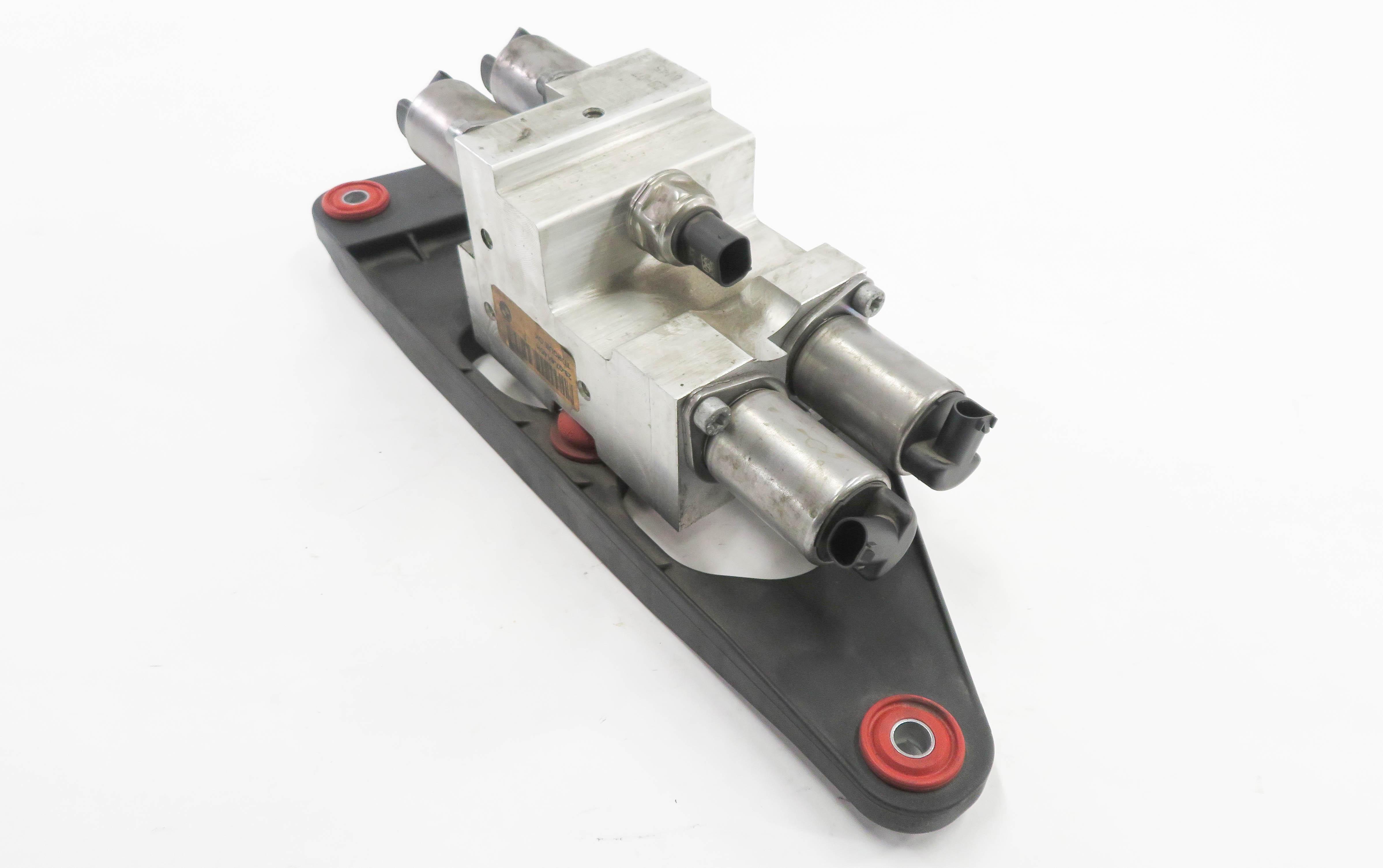 2008 BMW X5 (E70) DYNAMIC DRIVE SUSPENSION HYDRAULIC VALVE BLOCK — exact item pictured
