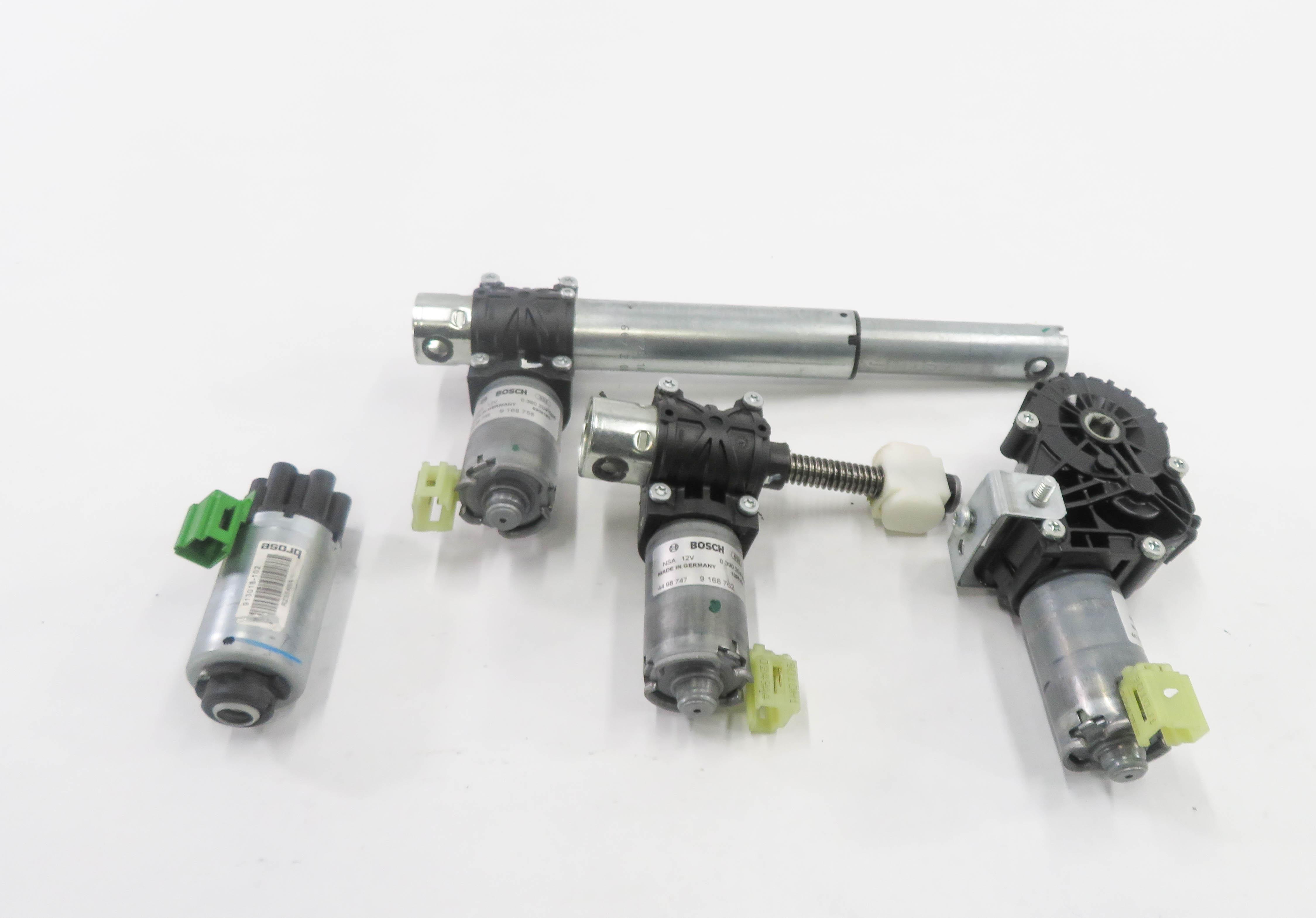 2011 BMW 535iGT (F07) RIGHT FRONT PASSENGER POWER SEAT ADJUSTMENT MOTOR SET-4 — exact item pictured