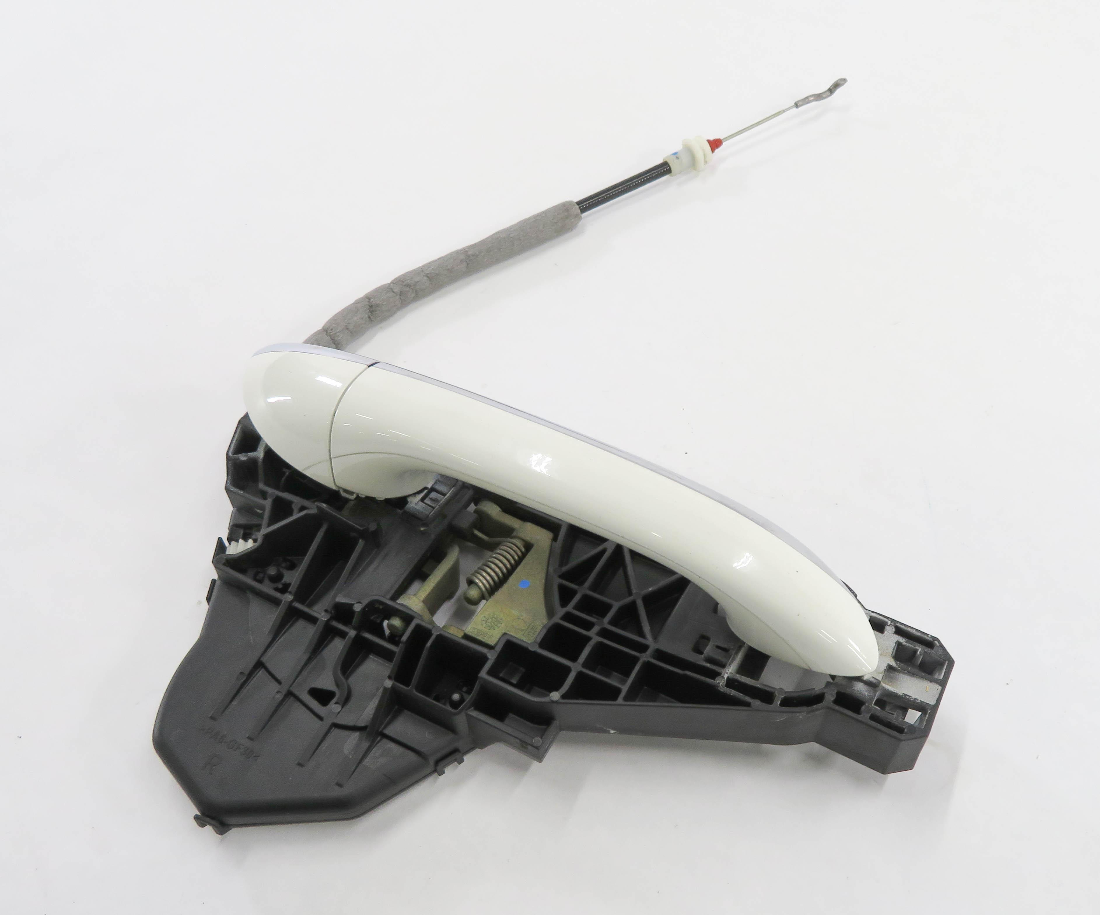 06 MERCEDES BENZ R350 (W251) RIGHT FRONT PASSENGER DOOR HANDLE (ALABASTER WHITE) — exact item pictured