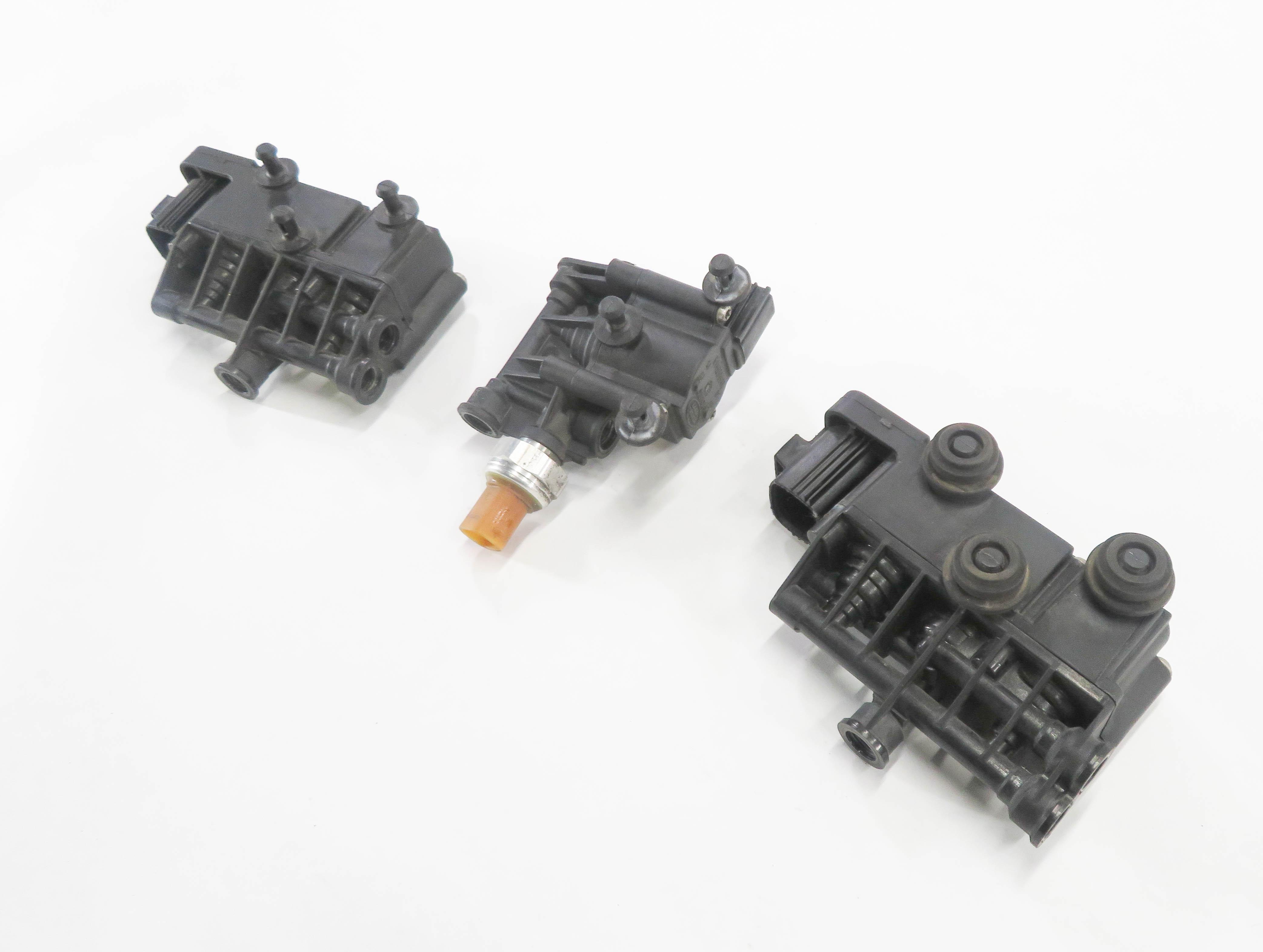 2010 RANGE ROVER SPORT (L320) AIR SUSPENSION VALVE BLOCK SET-3 — exact item pictured
