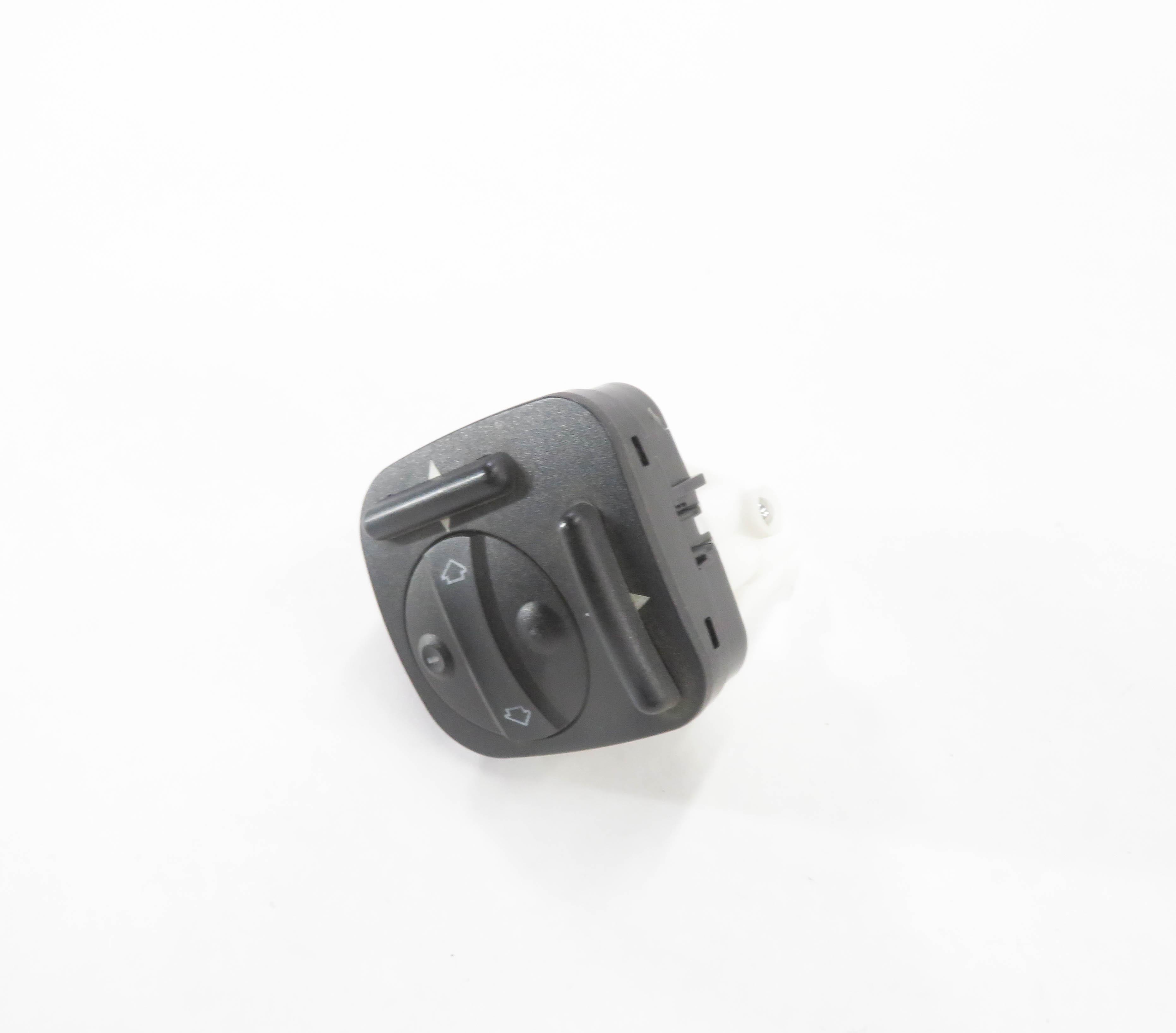 2008 MERCEDES CLS63 AMG (C219) RIGHT FRONT PASSENGER SEAT LUMBAR SWITCH BUTTON — exact item pictured