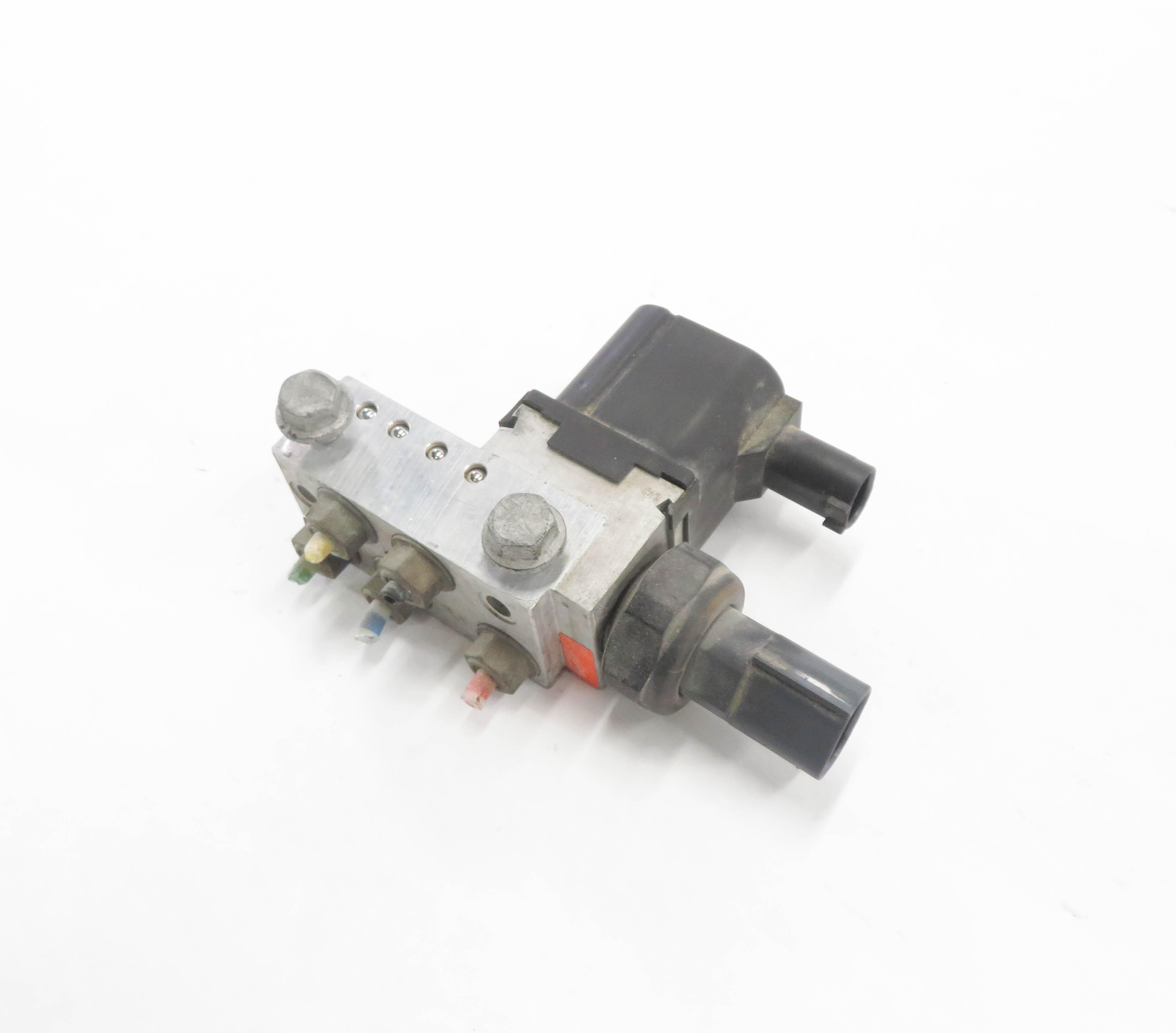 2008 MERCEDES CLS63 AMG (C219) AIR SUSPENSION VALVE BLOCK — exact item pictured