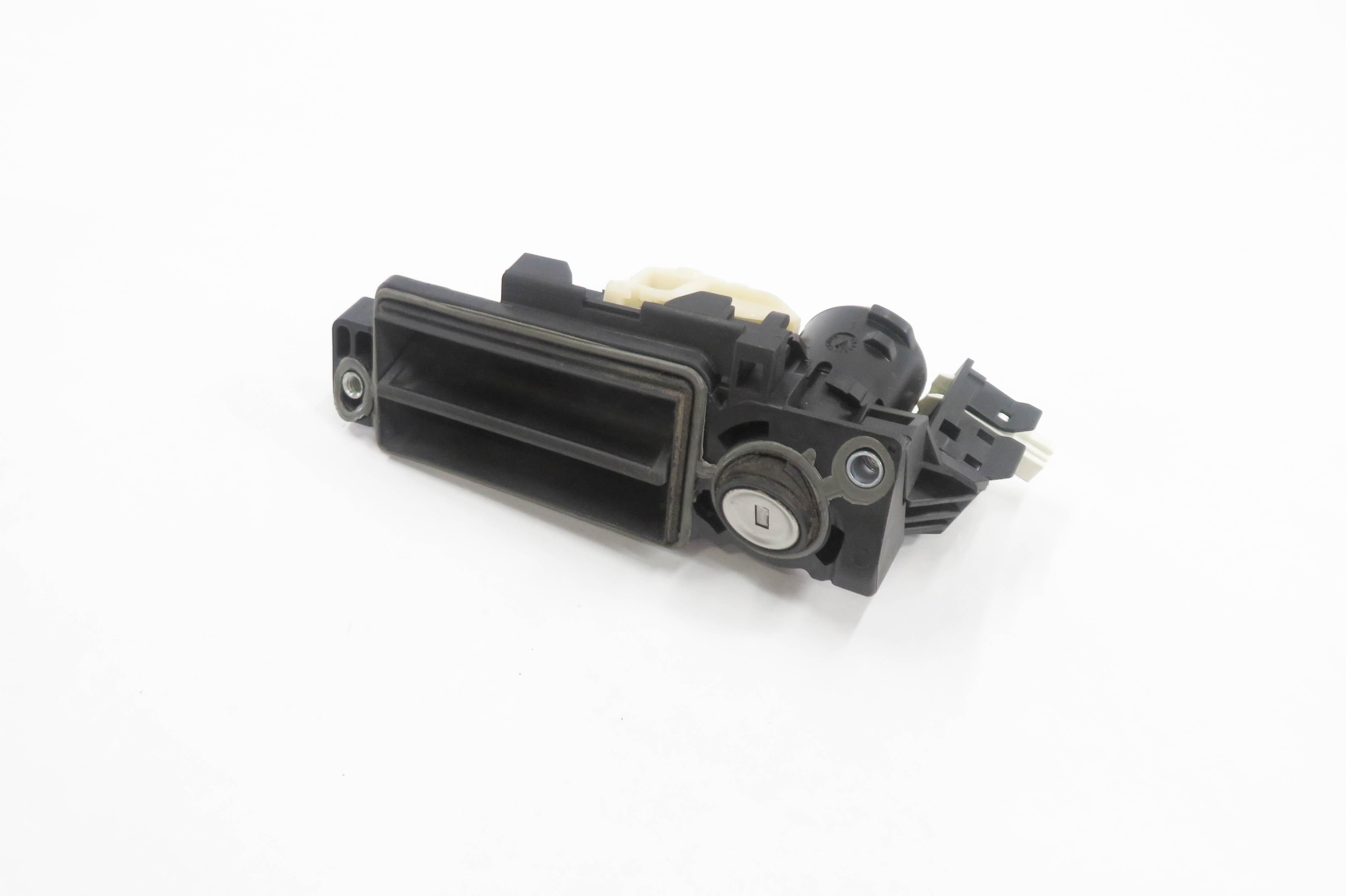 2008 MERCEDES CLS63 AMG (C219) REAR TRUNK RELEASE HANDLE (DOES NOT INCLUDE KEY) — exact item pictured
