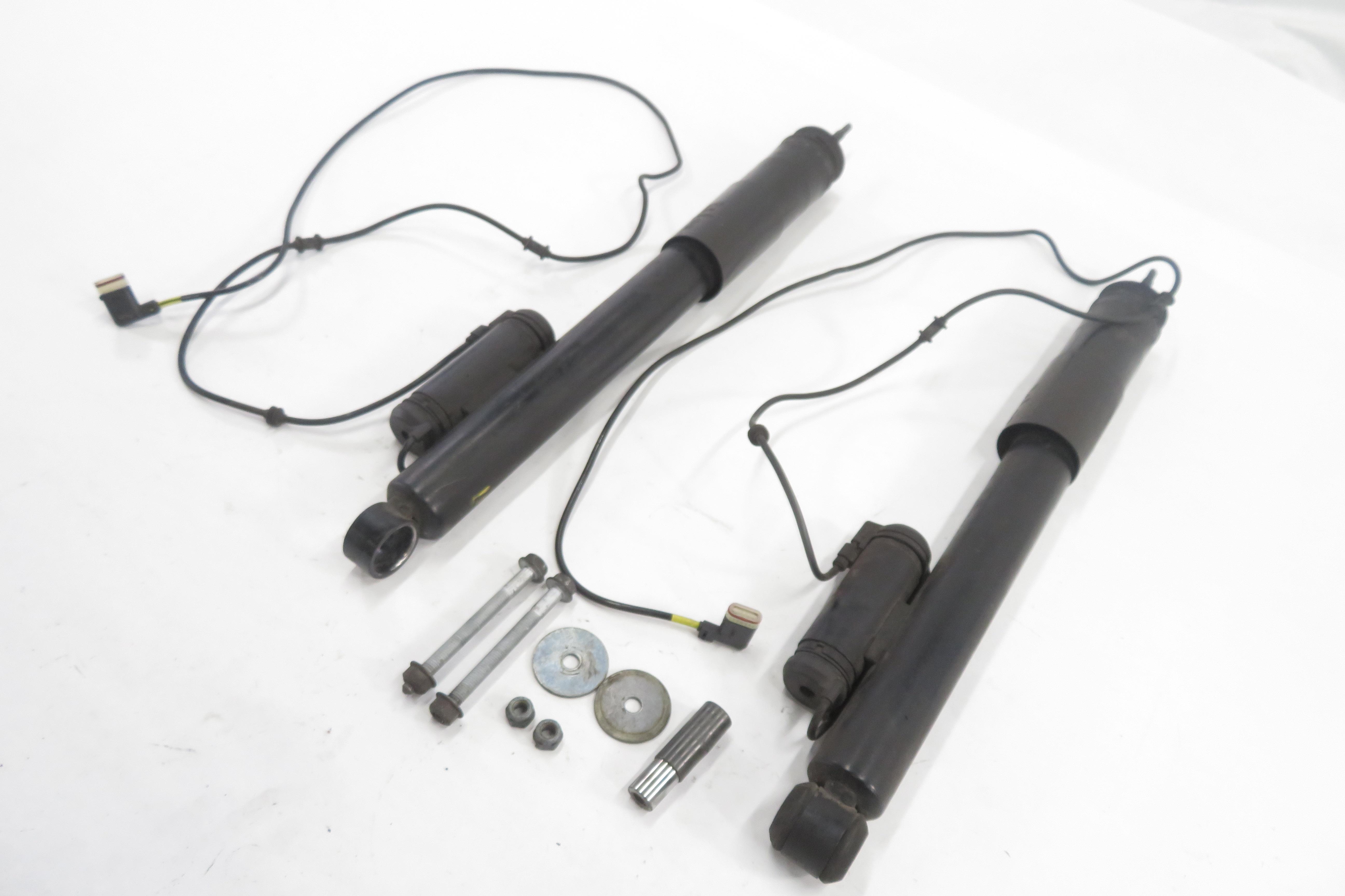 2008 MERCEDES CLS63 AMG (C219) LEFT & RIGHT REAR SUSPENSION VDC SHOCK STRUT SET — exact item pictured