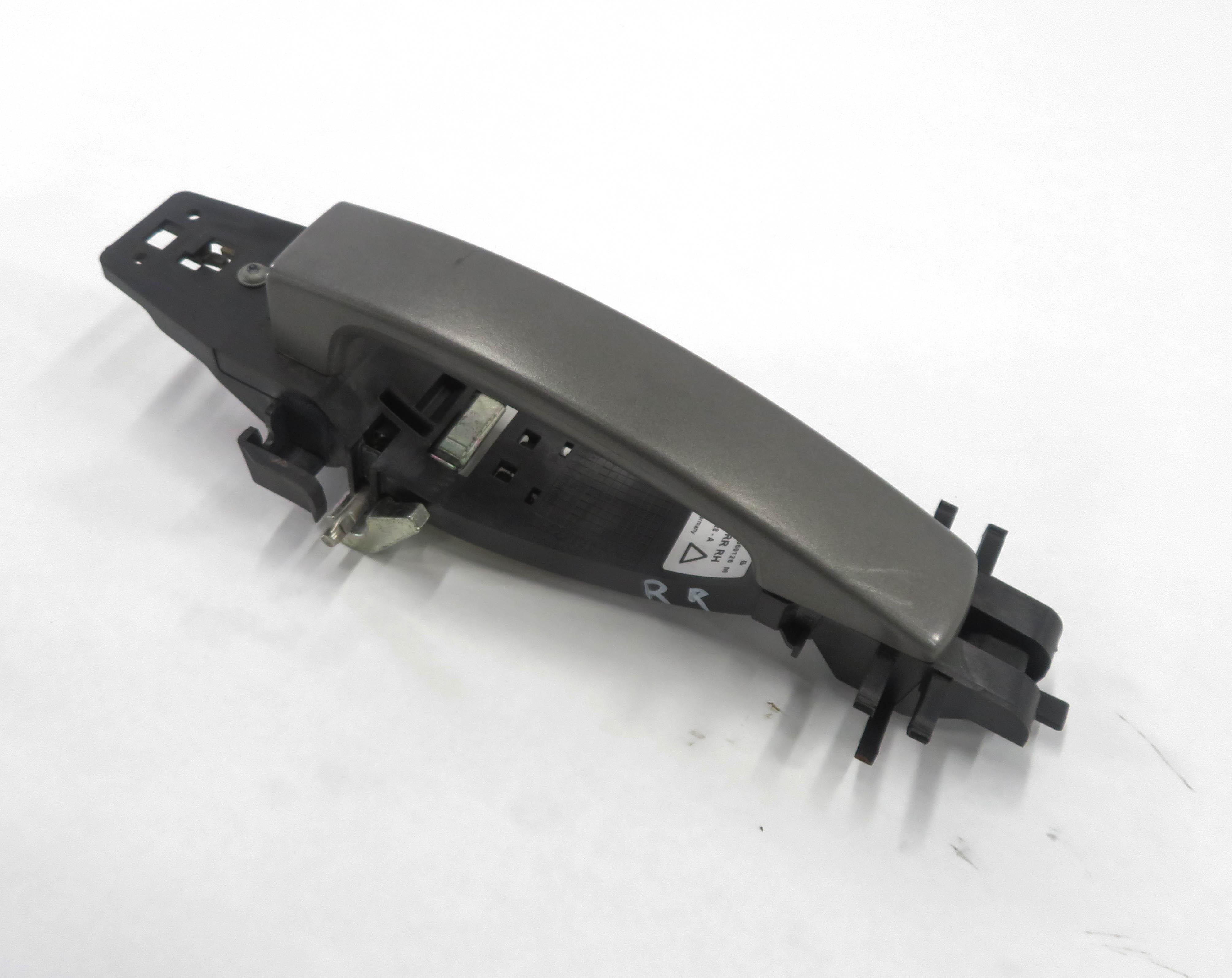 05-16 LR2 LR3 LR4 / RANGE ROVER SPORT (L320 L494) RIGHT FRONT / REAR DOOR HANDLE — exact item pictured