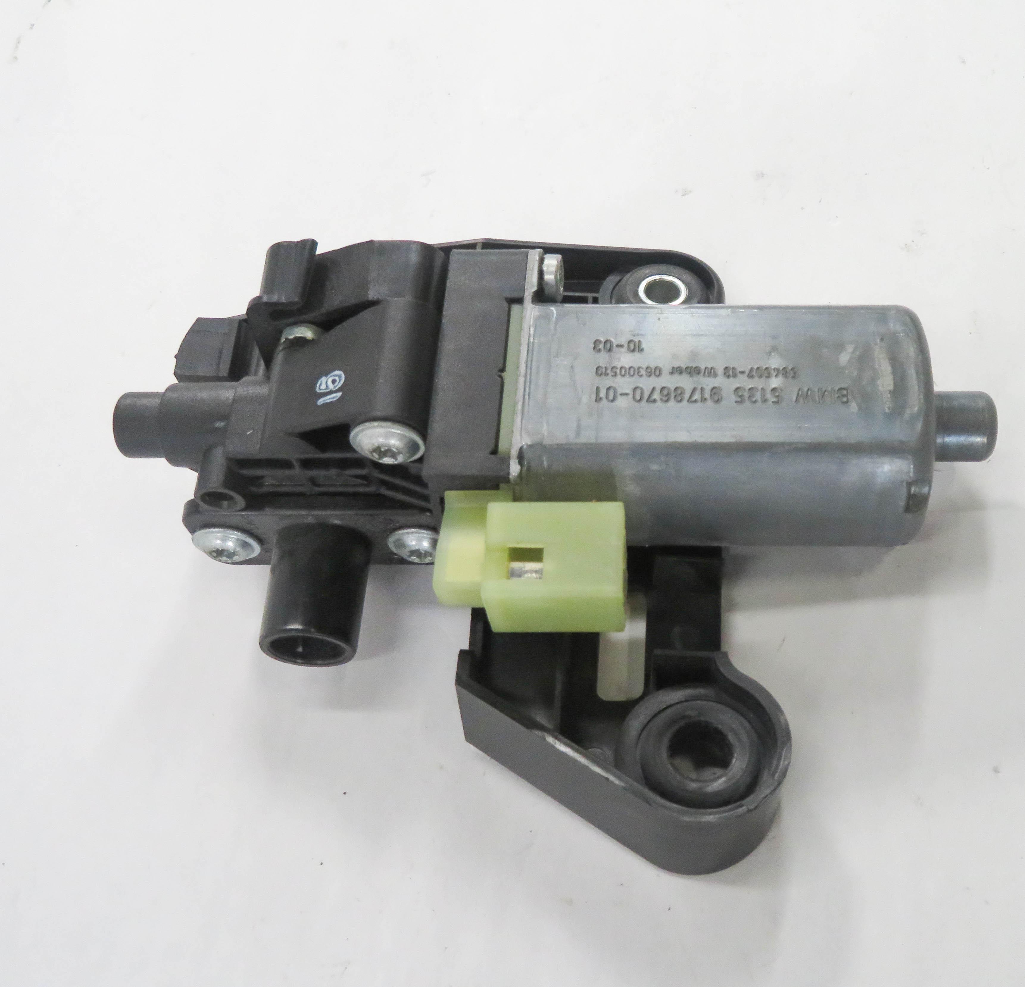 2011 BMW 750i (F01) RIGHT REAR DOOR POWER WINDOW SHADE MOTOR — exact item pictured