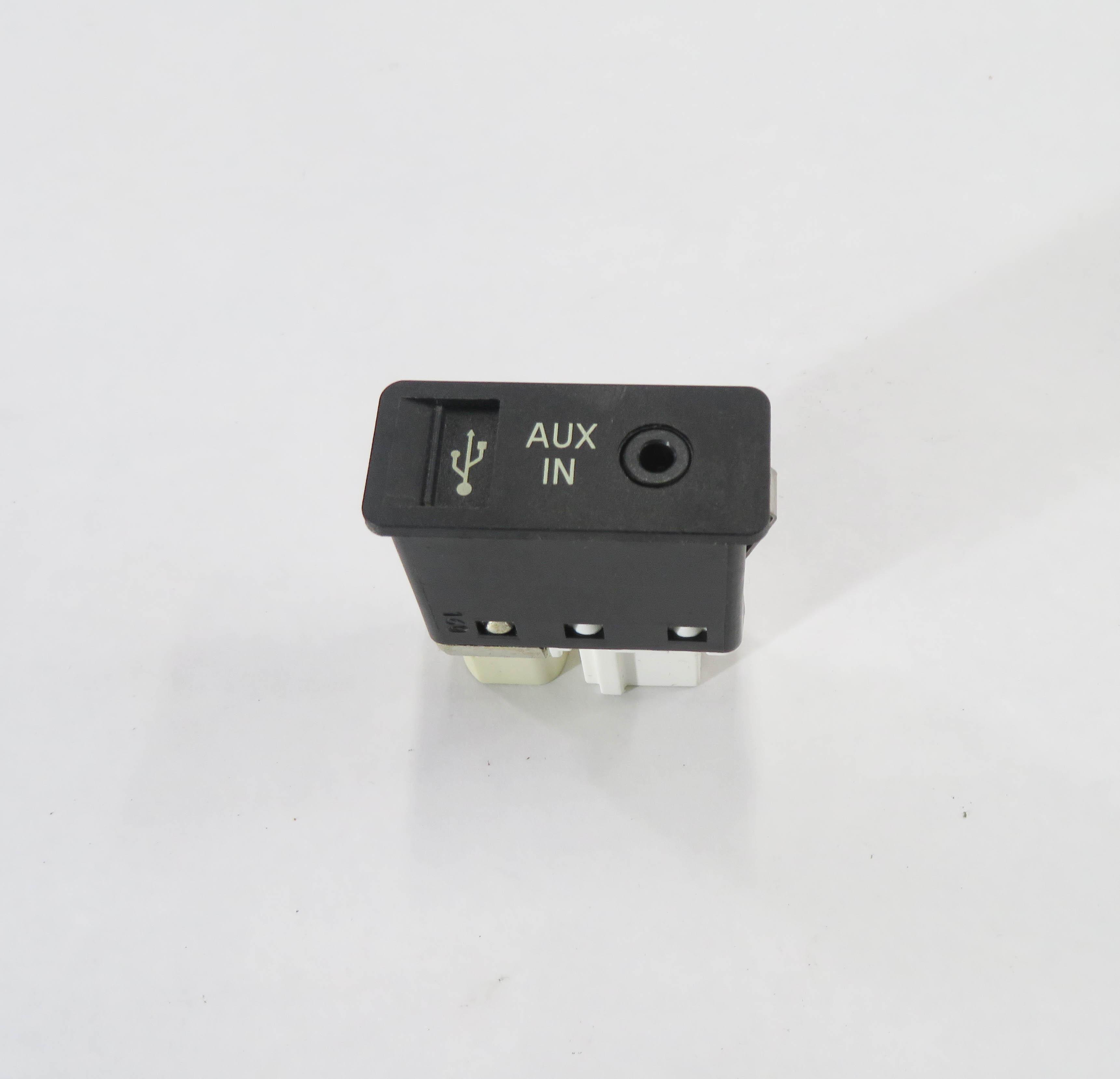 2011 BMW 750i (F01) RADIO STEREO AUX AUXILIARY AUDIO IN INPUT JACK w/ USB — exact item pictured
