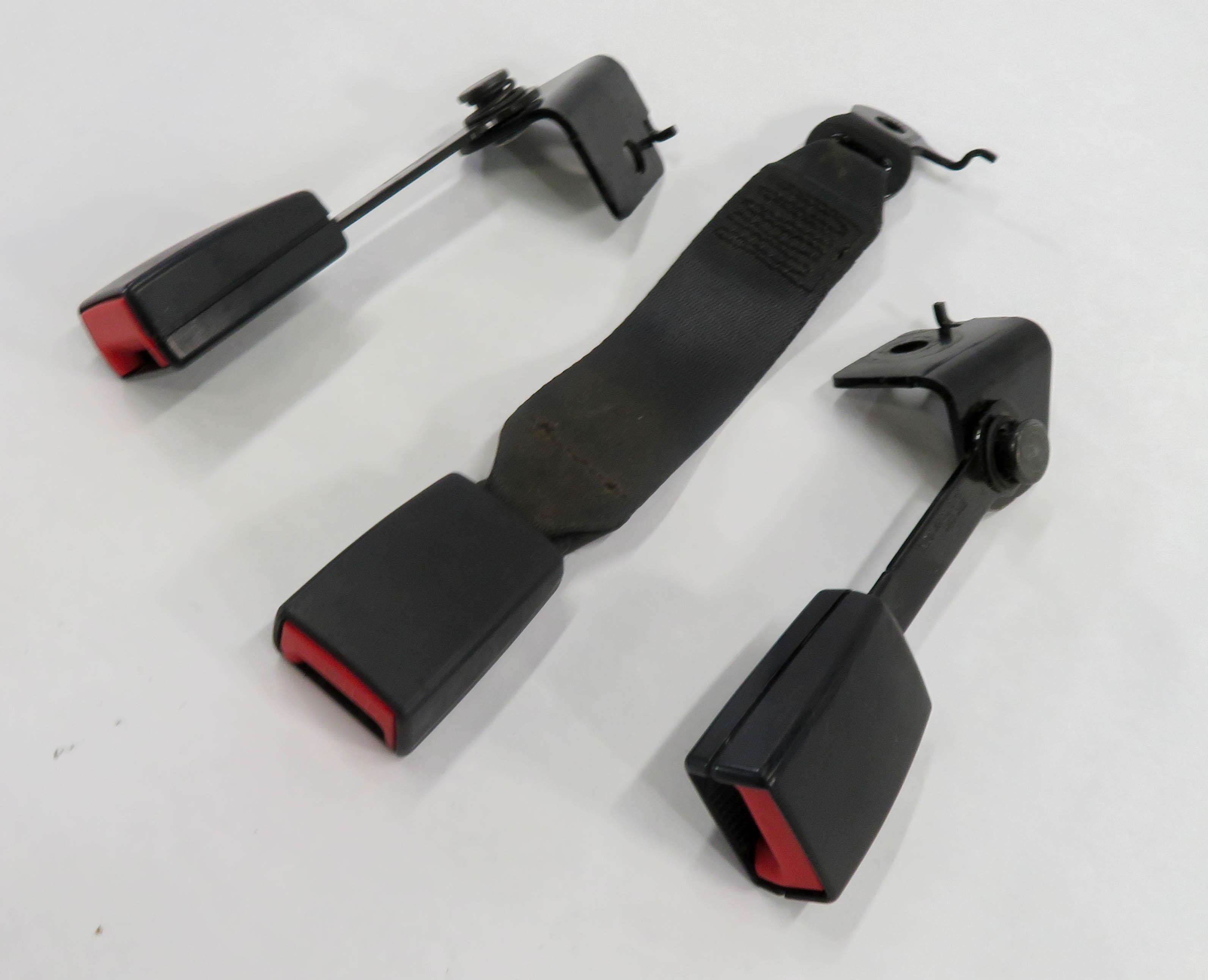 2014 BMW 750i (F01) REAR SEAT SEATBELT BUCKLE RECEIVER SET-3 (BLACK) — exact item pictured