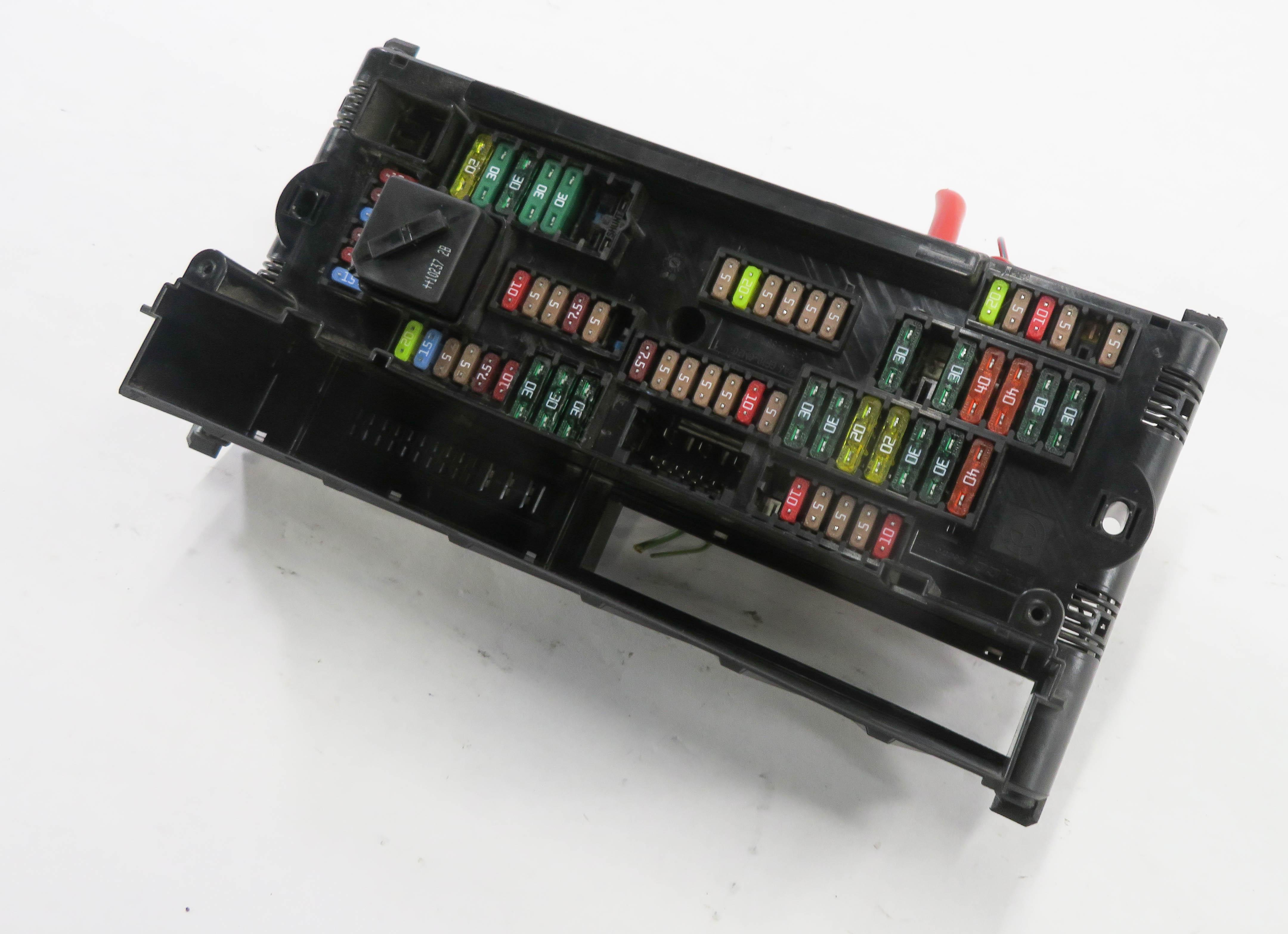2011 BMW 550i (F10) FRONT POWER DISTRIBUTION RELAY FUSE BOX — exact item pictured