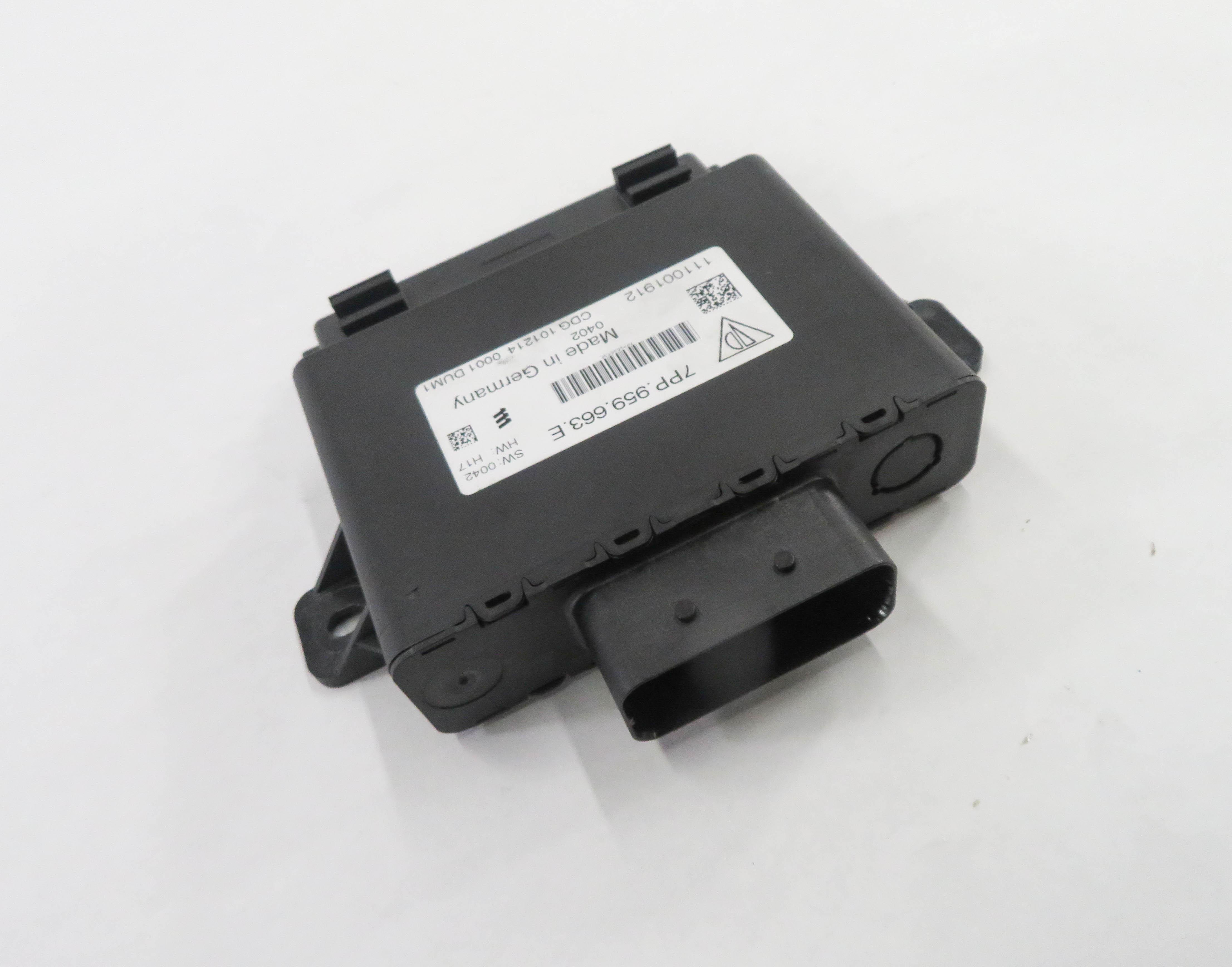 2016 PORSCHE CAYENNE GTS (958) VOLTAGE CONVERTER CONTROL MODULE — exact item pictured