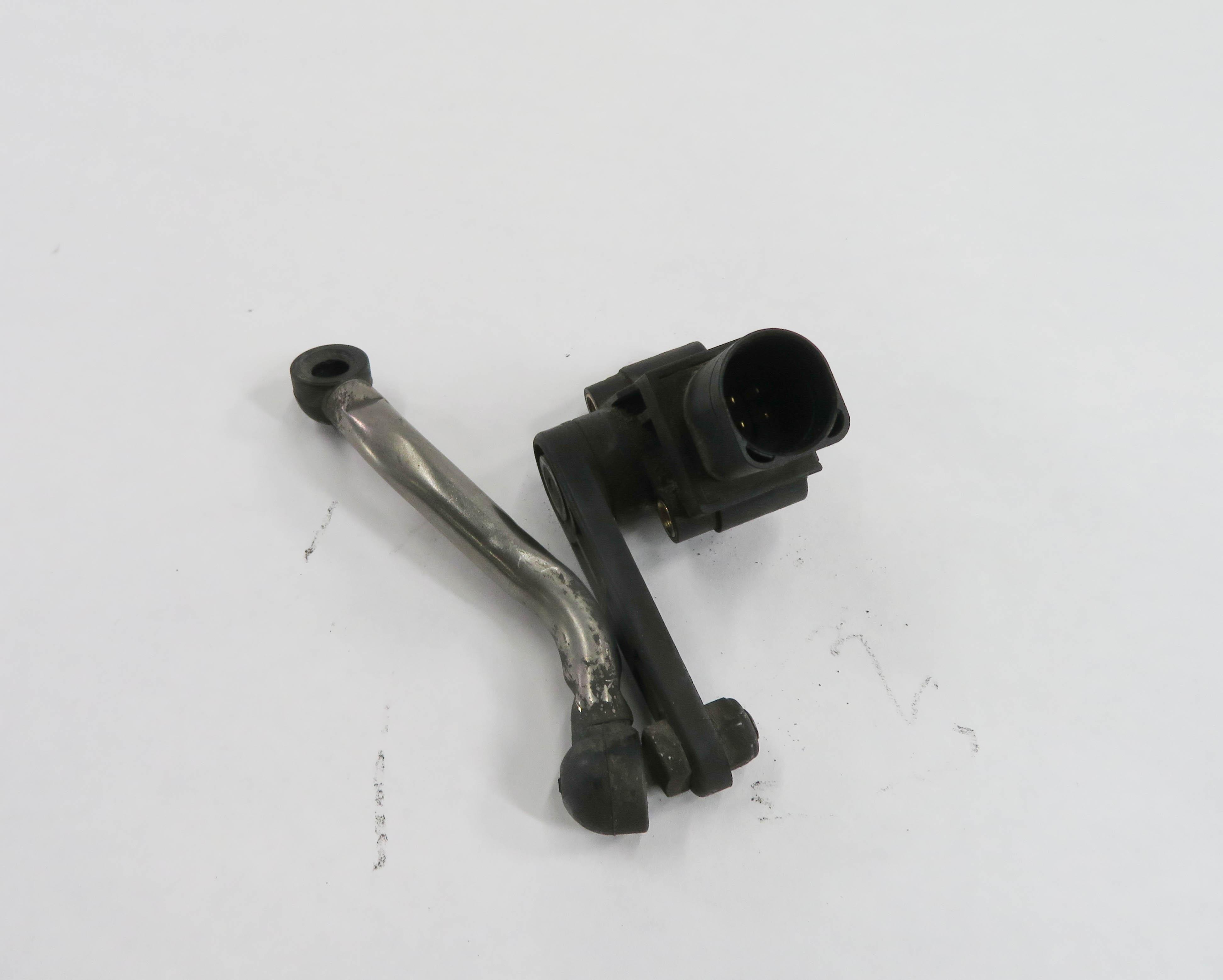 2010 AUDI Q5 (B8 8R) RIGHT PASSENGER REAR SUSPENSION HEIGHT LEVEL SENSOR — exact item pictured