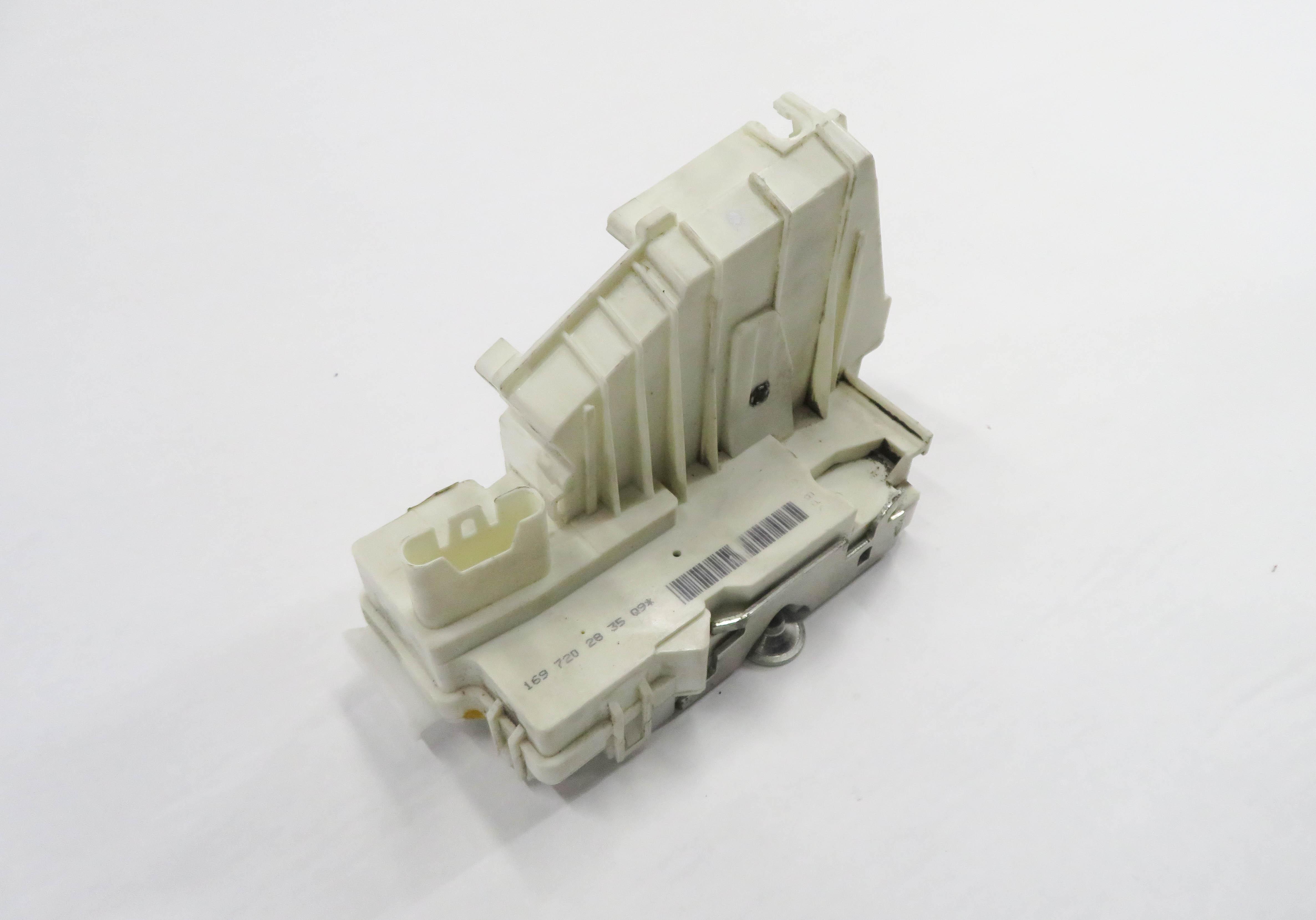 07-12 MERCEDES GL350 GL450 GL550 ML320 ML350 - RIGHT FRONT KEYLESS GO DOOR LATCH — exact item pictured