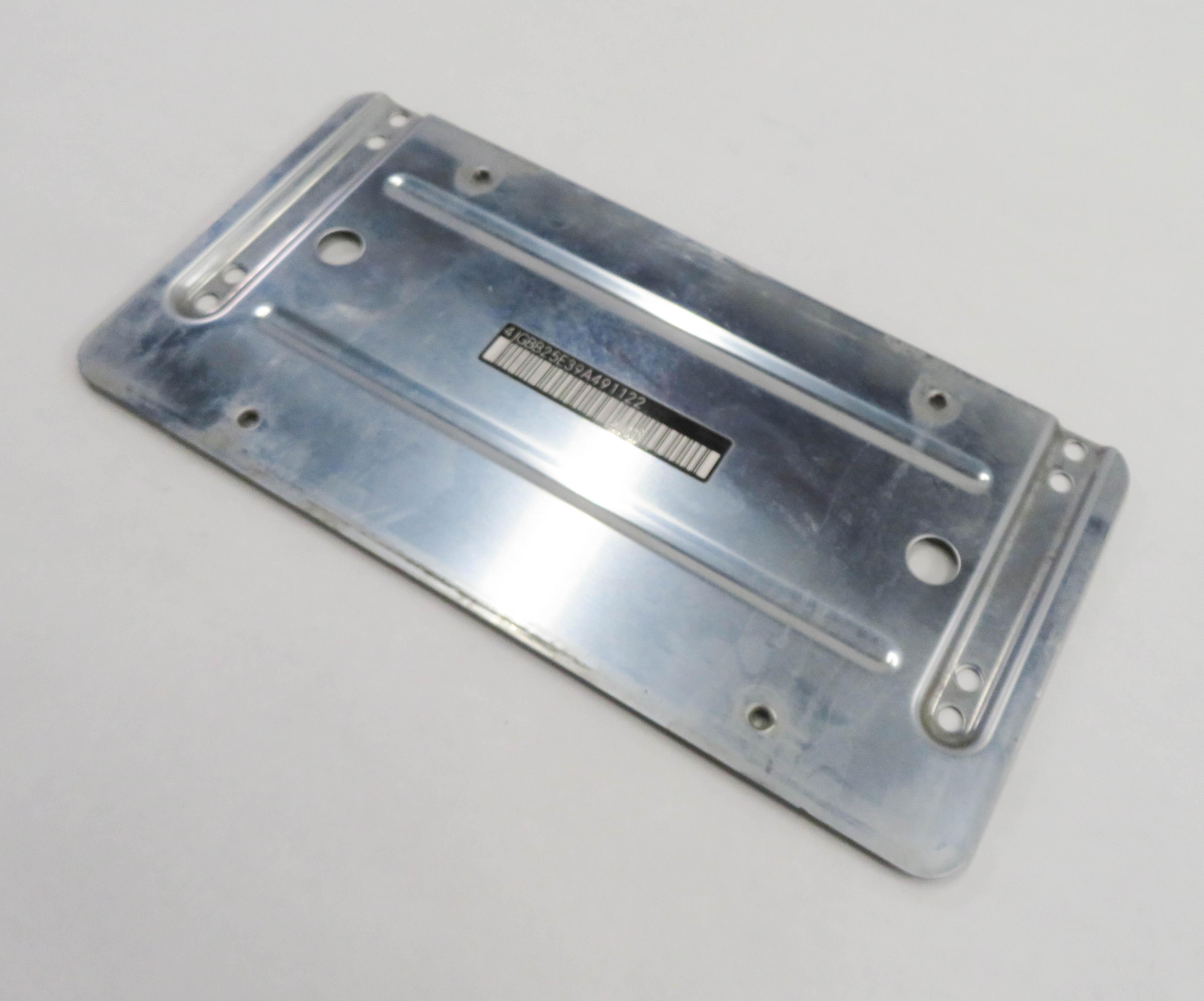 2009 MERCEDES ML320 (W164) REAR LICENSE PLATE BASE MOUNT RETAINER BRACKET HOLDER — exact item pictured