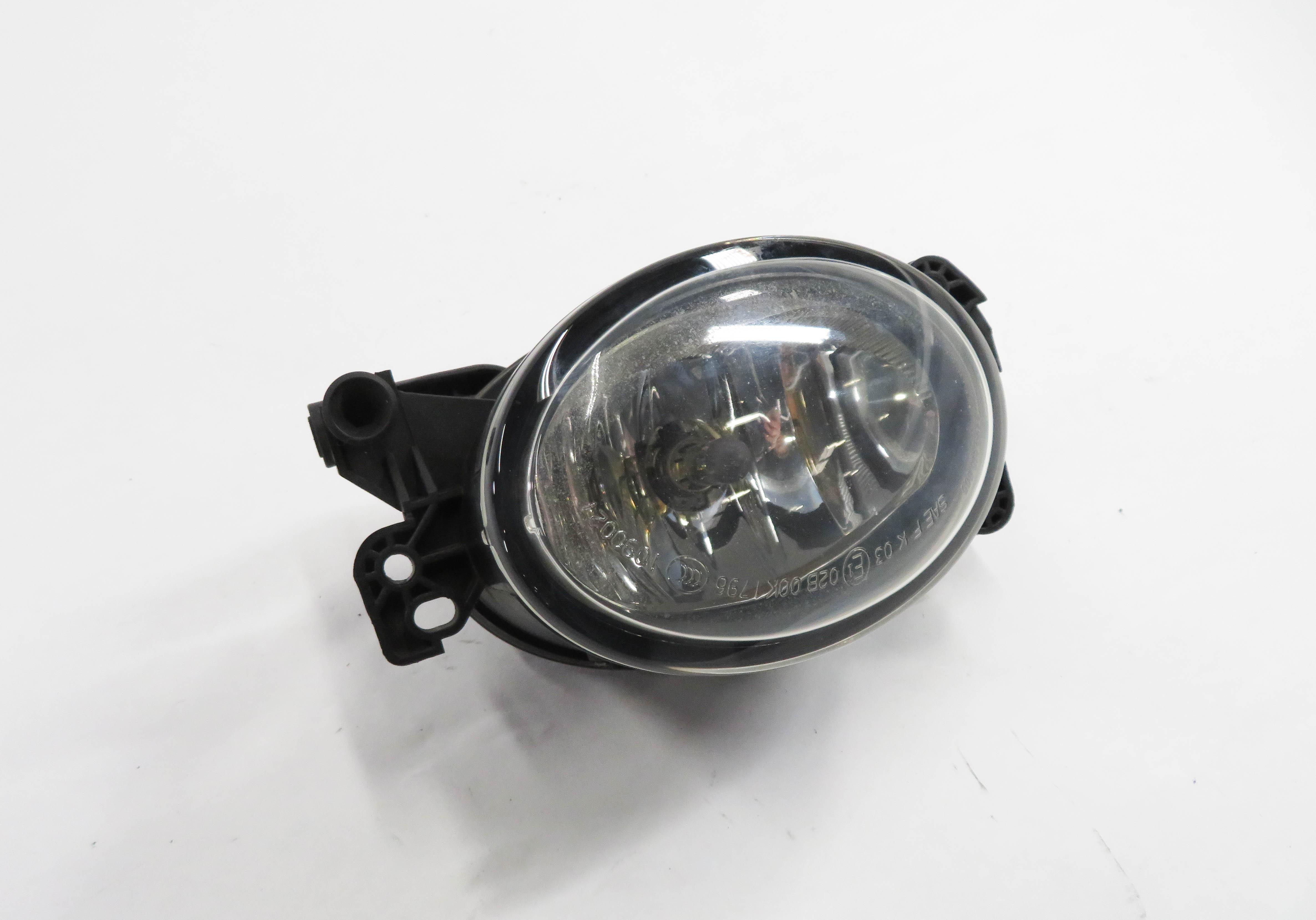 06-13 MERCEDES C300 C350 GL320 GL450 GL550 ML320 ML350 - RIGHT FOG LIGHT LAMP — exact item pictured