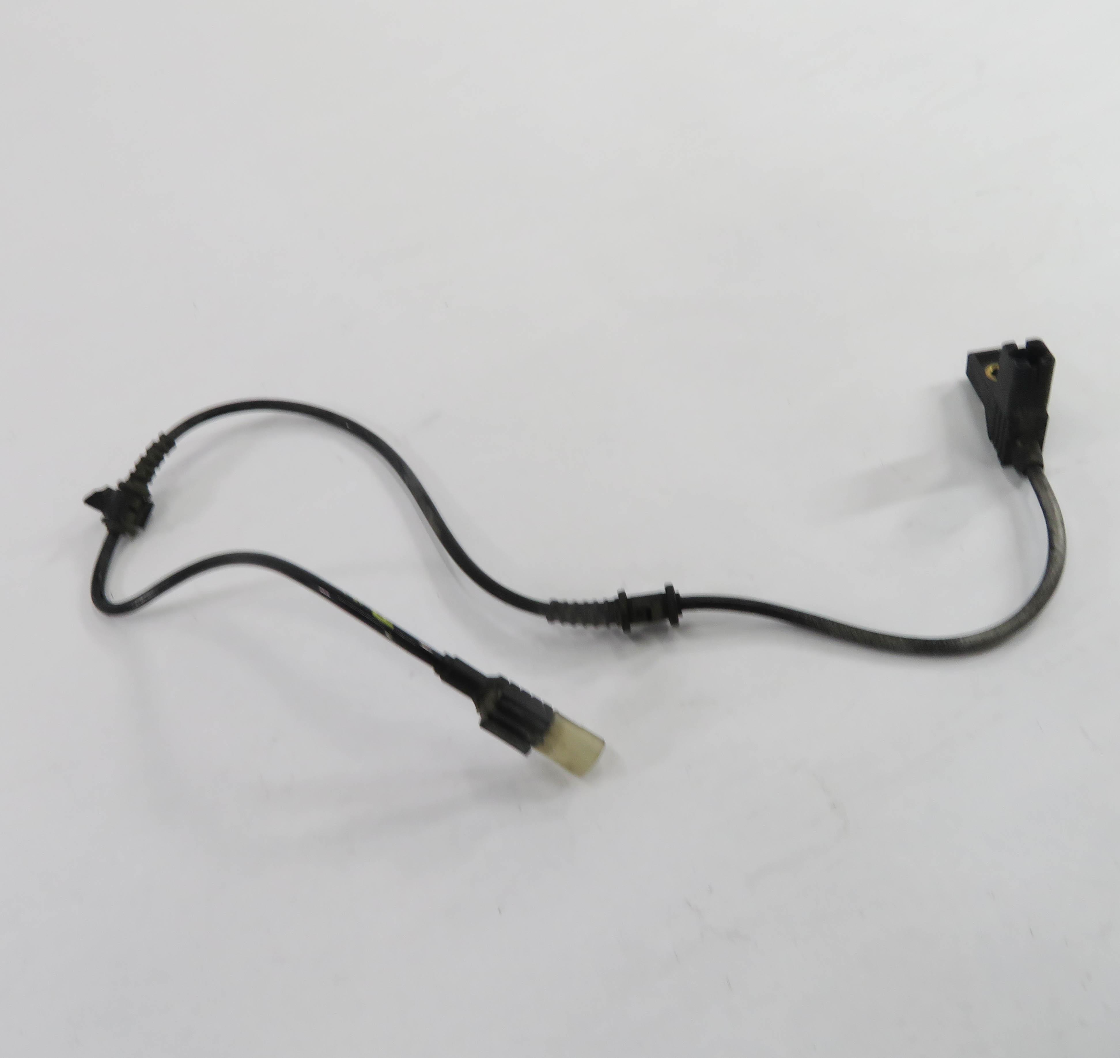 2010 MERCEDES CLS550 (W219) RIGHT FRONT PASSENGER BRAKE PAD SENSOR HARNESS — exact item pictured