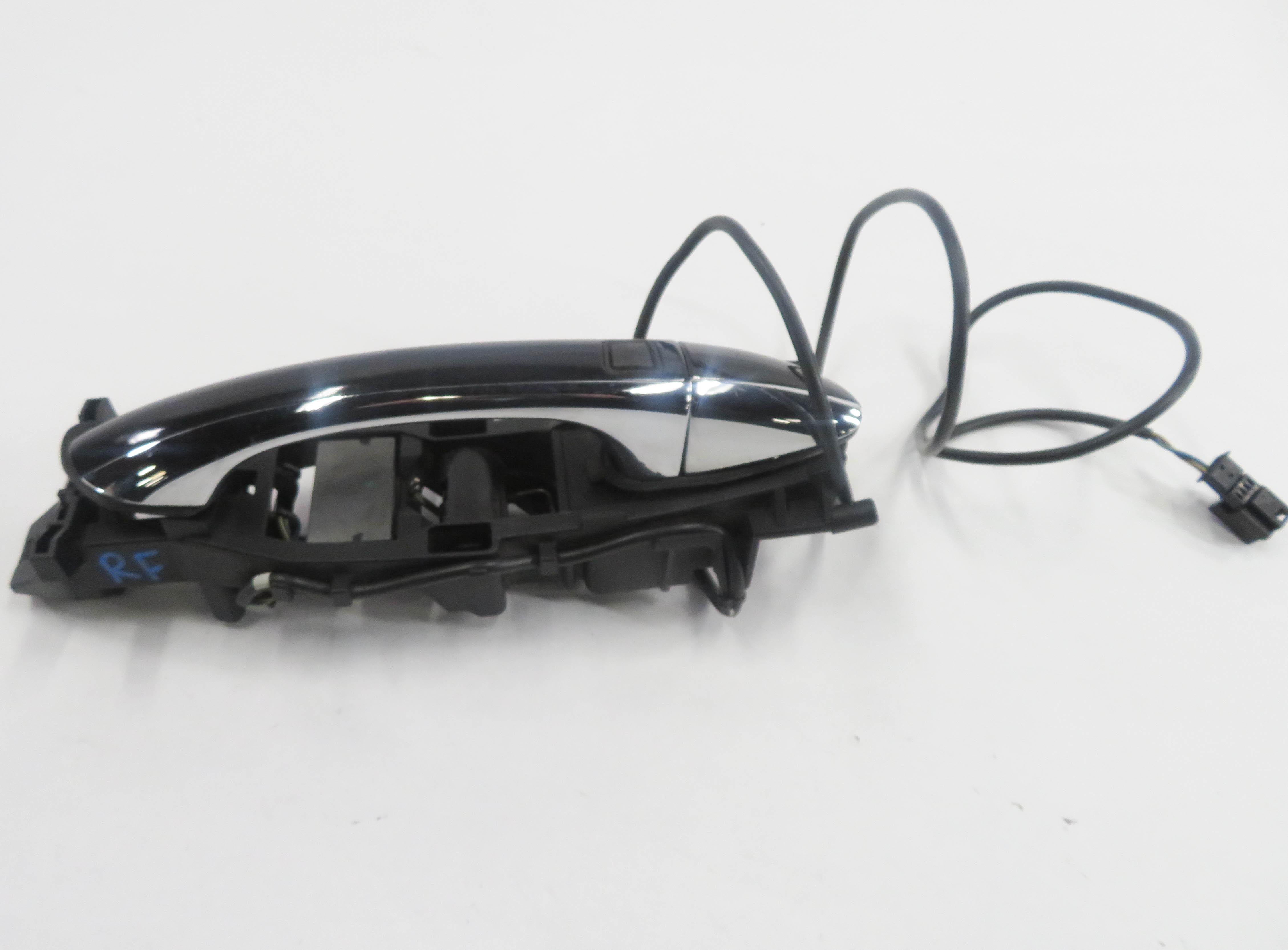 03-11 MERCEDES CLK320 CLK500 CLS500 CLS550 RIGHT FRONT KEYLESS DOOR HANDLE BLACK — exact item pictured
