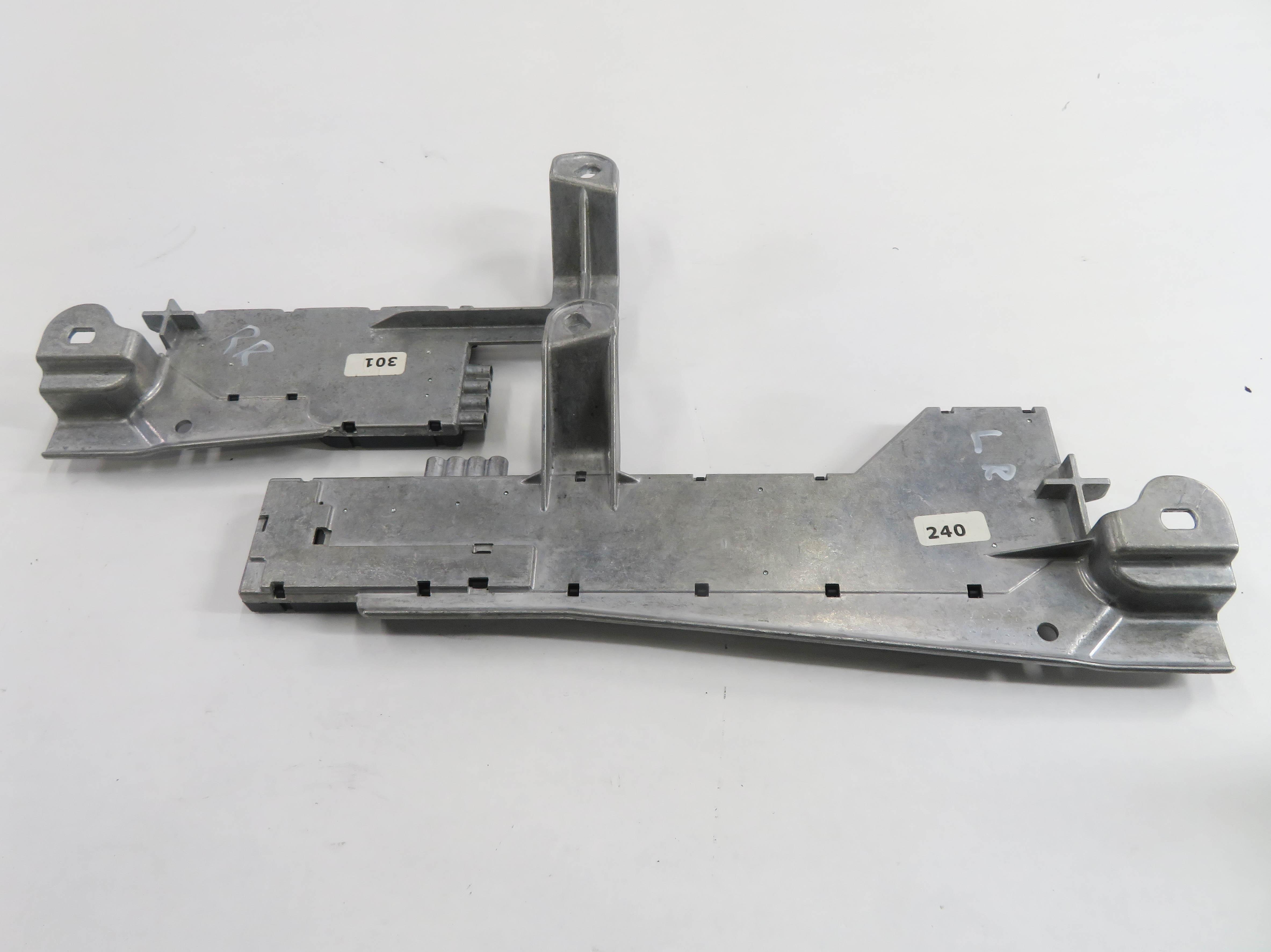 2010 MERCEDES CLS550 (W219) RADIO STEREO ANTENNA BOOSTER AMP AMPLIFIER SET-2 — exact item pictured