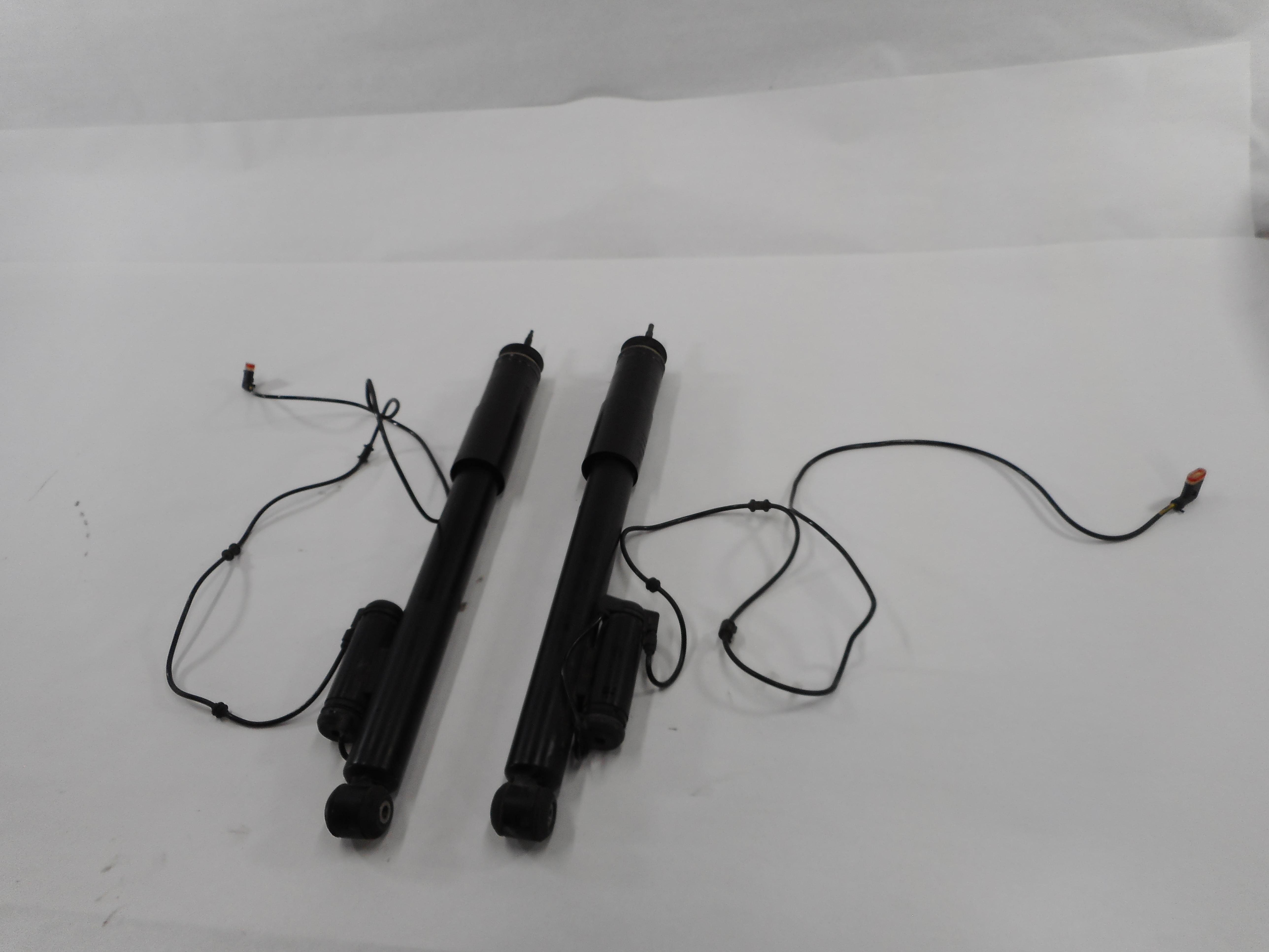 2010 MERCEDES CLS550 (W219) REAR AIRMATIC SUSPENSION SHOCK STRUT SET-2 — exact item pictured