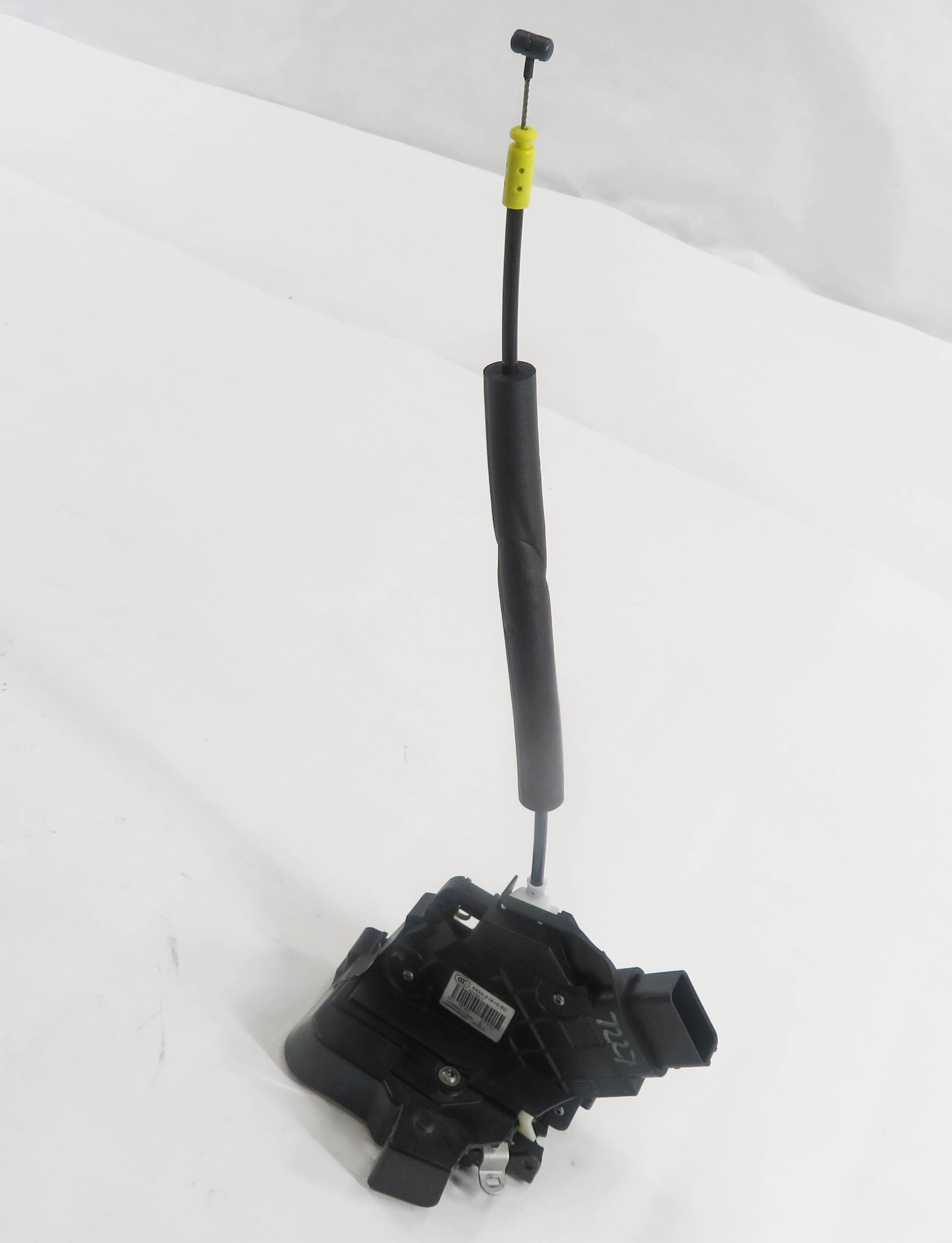 07-19 LAND ROVER LR2 LR3 LR4 RANGE ROVER SPORT EVOQUE - RIGHT FRONT DOOR LATCH — exact item pictured