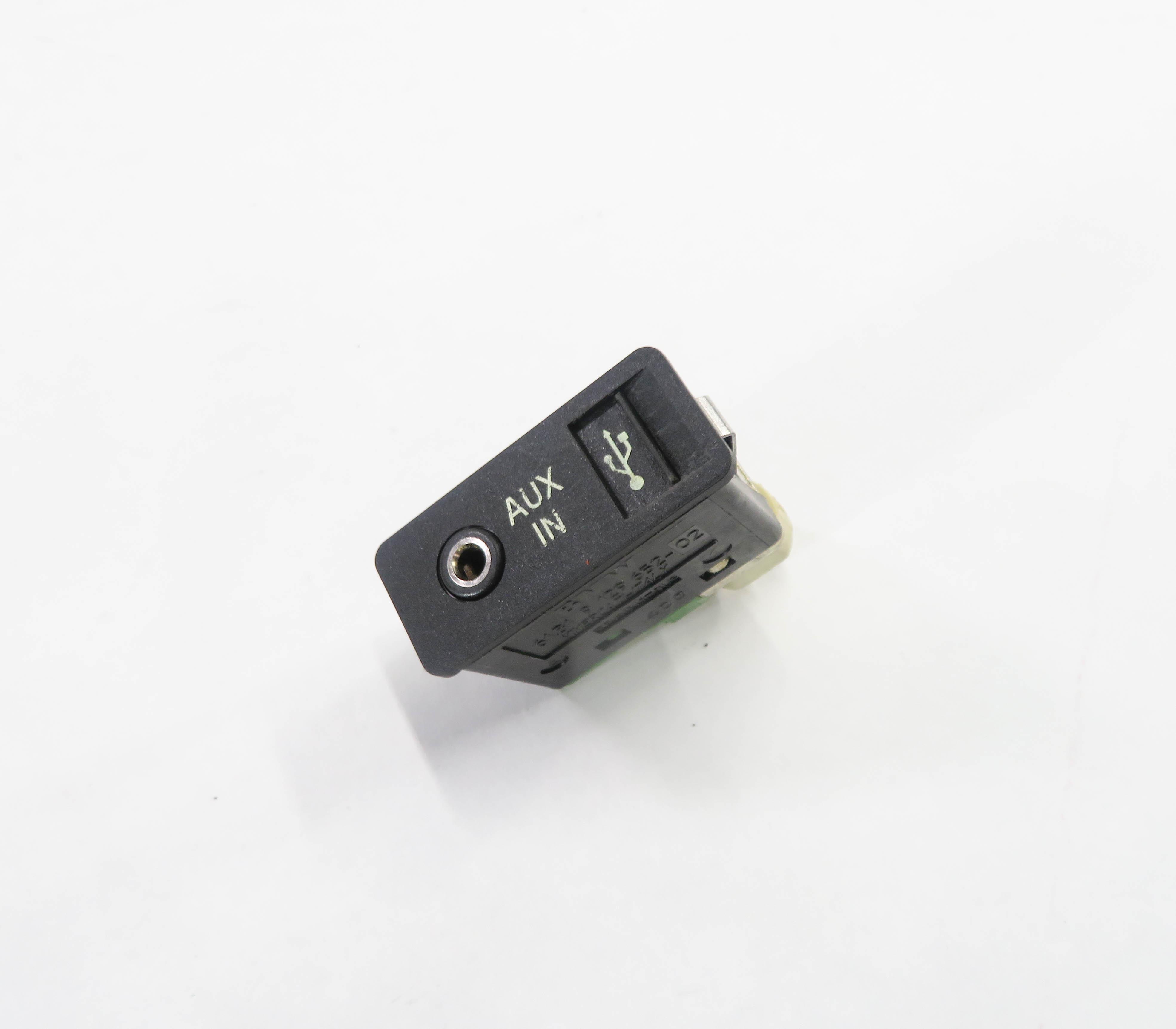 2011 BMW ACTIVEHYBRID 7 (F04) RADIO STEREO AUX AUXILIARY AUDIO IN INPUT w/ USB — exact item pictured