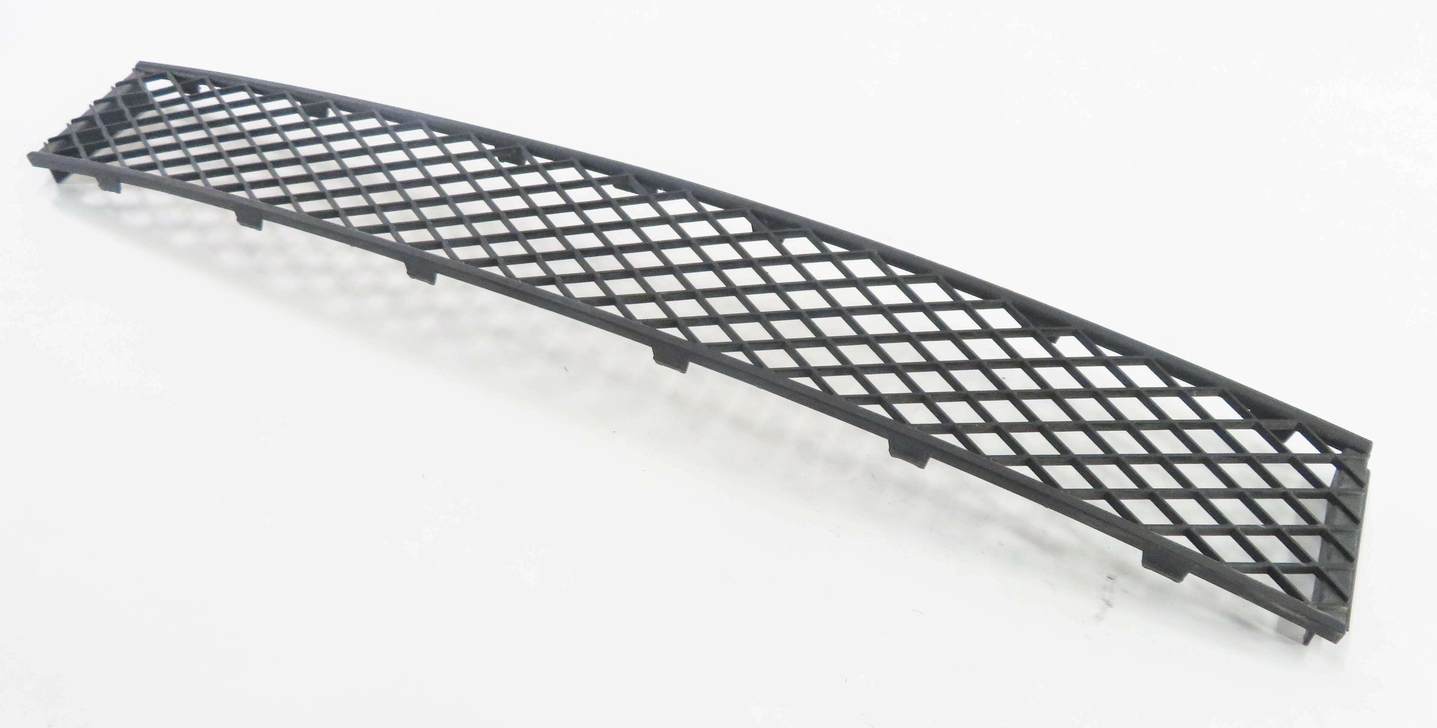 09-12 BMW 7 (F01 F02) FRONT LOWER CENTER BUMPER AIR VENT GRILLE TRIM — exact item pictured