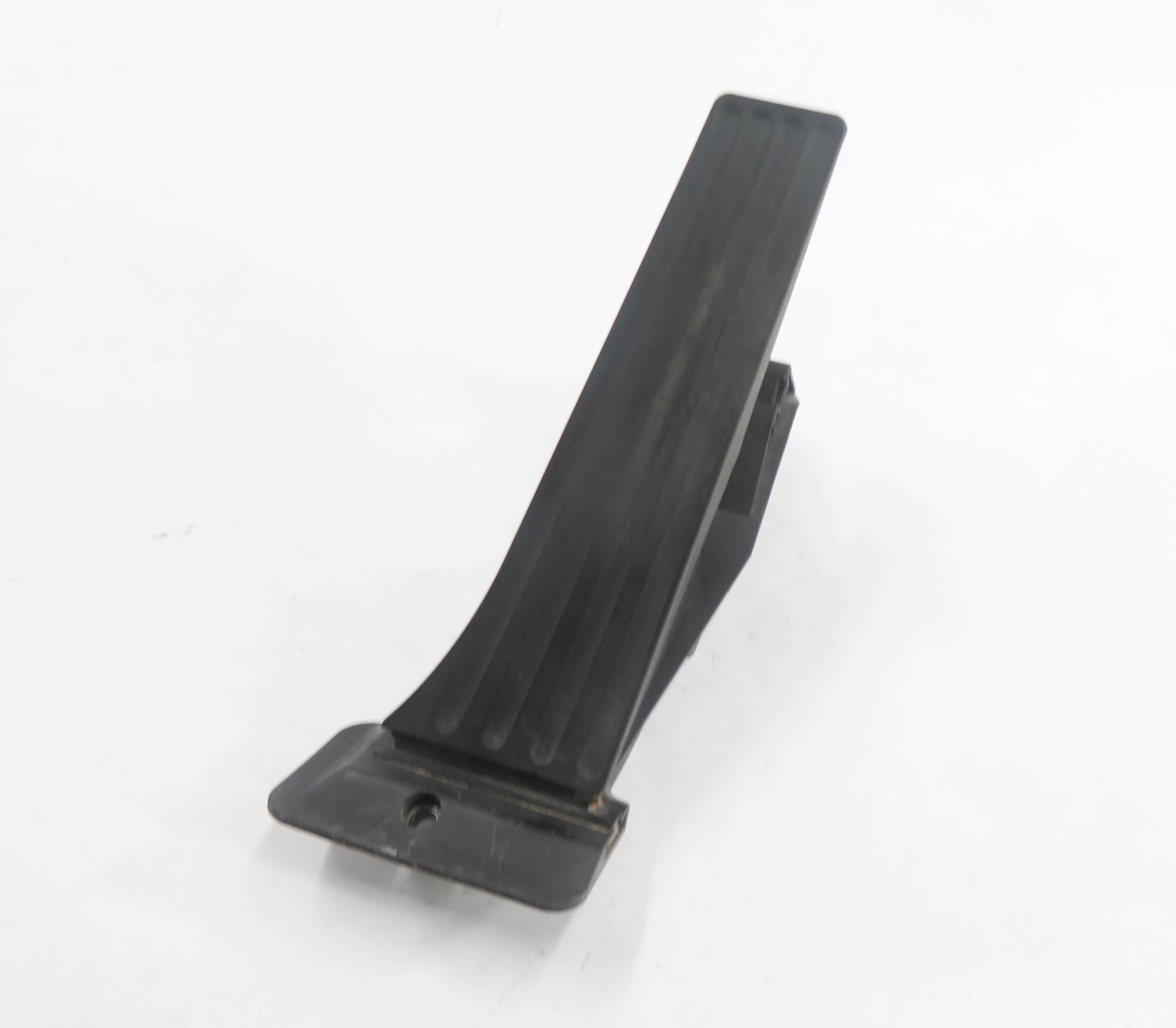 2011 BMW ACTIVEHYBRID 7 (F04) GAS PEDAL FUEL THROTTLE ACCELERATOR PEDAL — exact item pictured