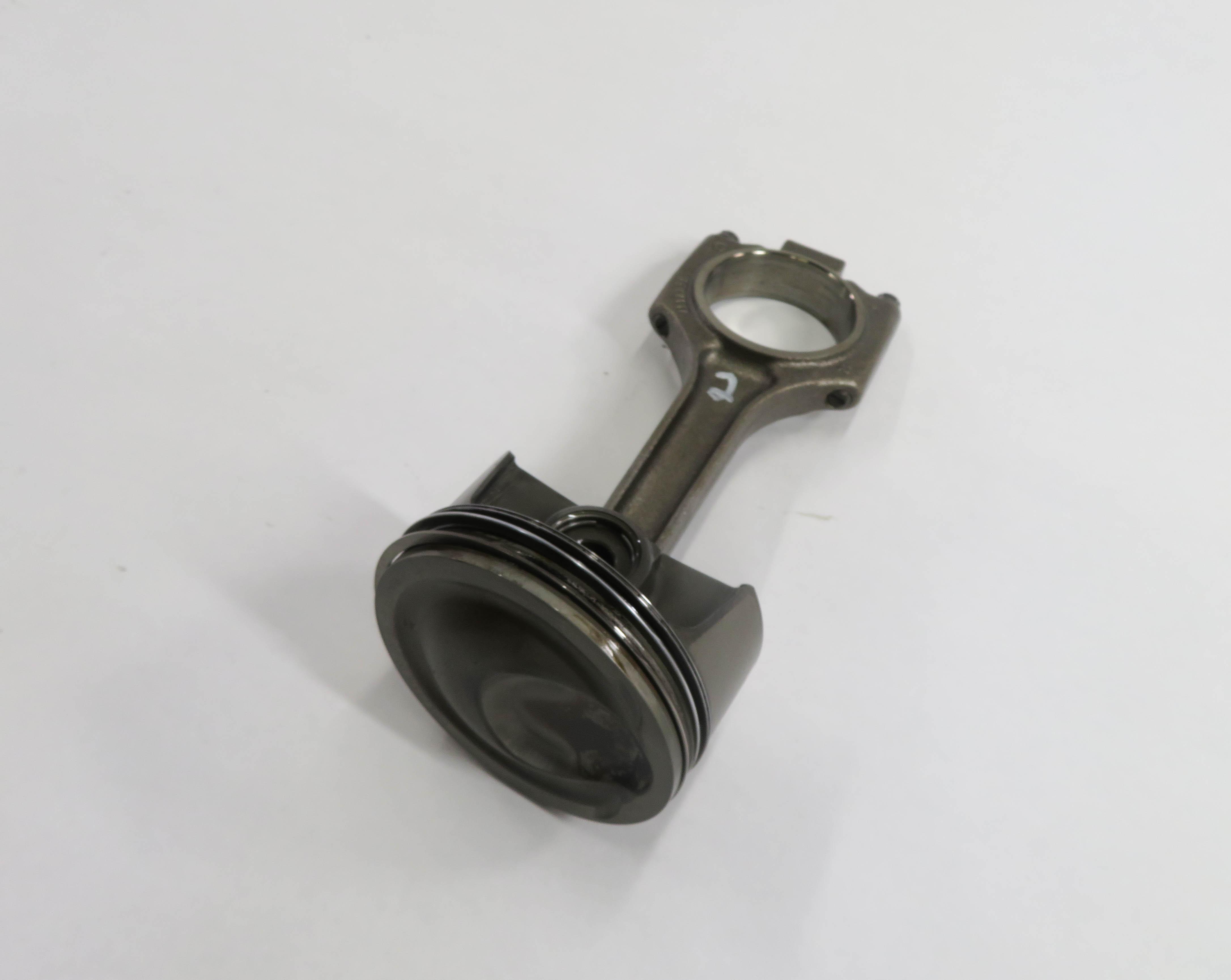 2008-2012 PORSCHE CAYENNE PANAMERA (957 970 G1) 4.8L TURBO - LEFT PISTON w/ ROD — exact item pictured