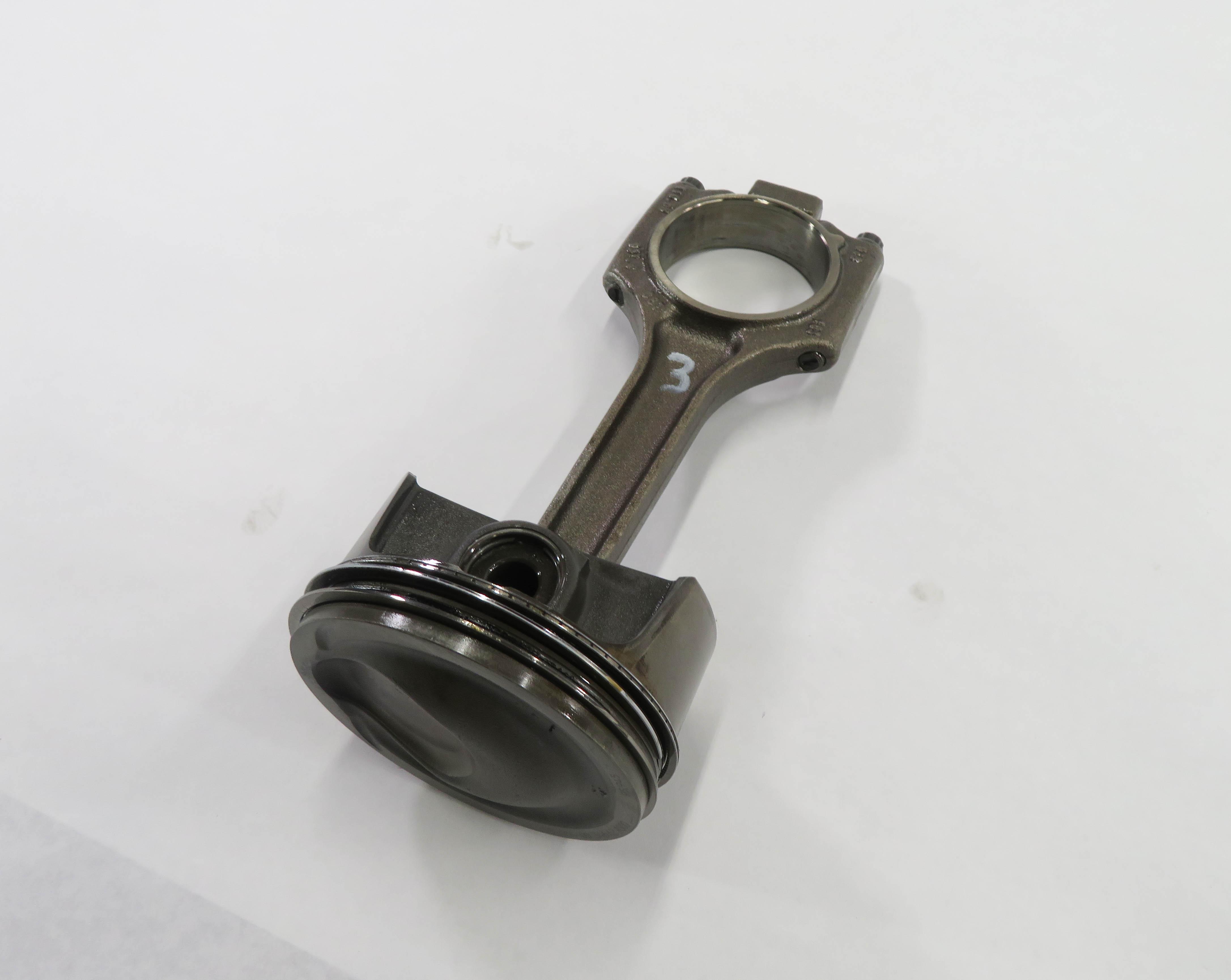 2008-2012 PORSCHE CAYENNE PANAMERA (957 970 G1) 4.8L TURBO - RIGHT PISTON w/ ROD — exact item pictured