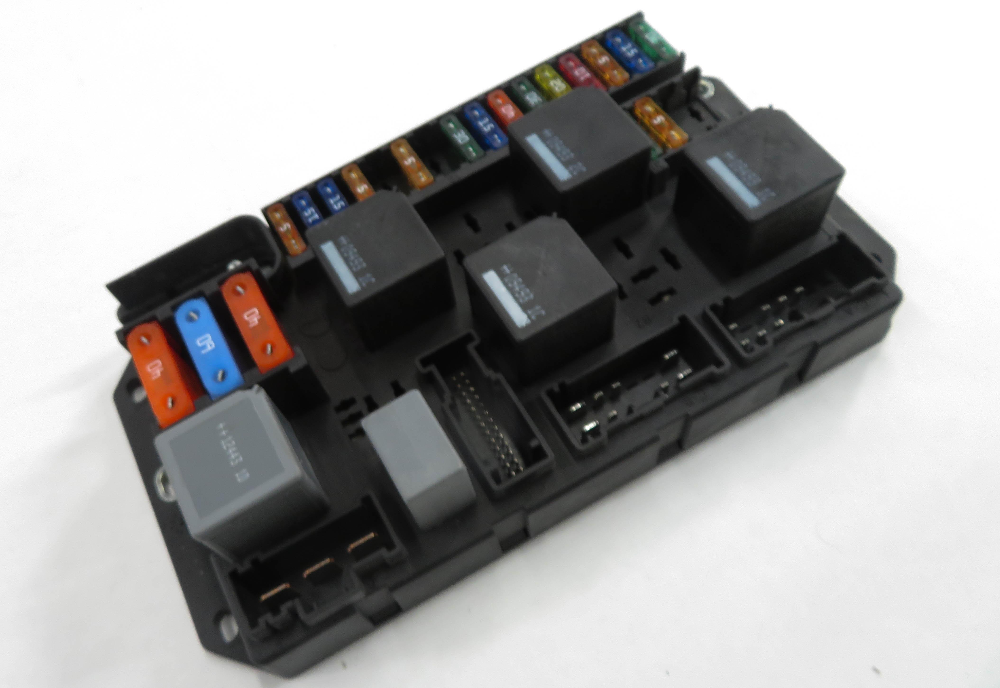2010 RANGE ROVER (L322) REAR FUSE BOX — exact item pictured