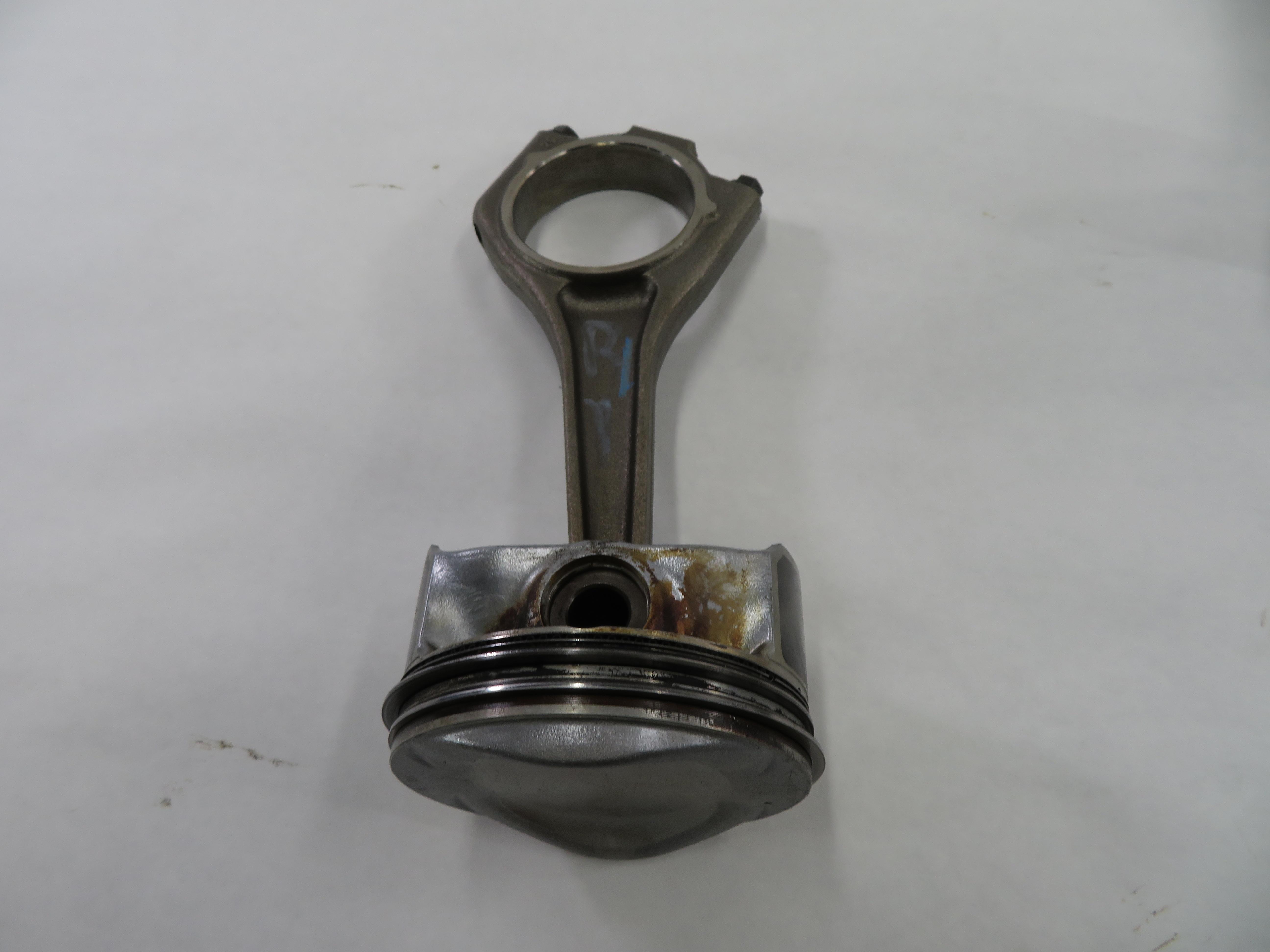 2010 RANGE ROVER (L322) 5.0L AJ133 V8 (NON SUPER ENGINE) RIGHT PISTON w/ ROD — exact item pictured