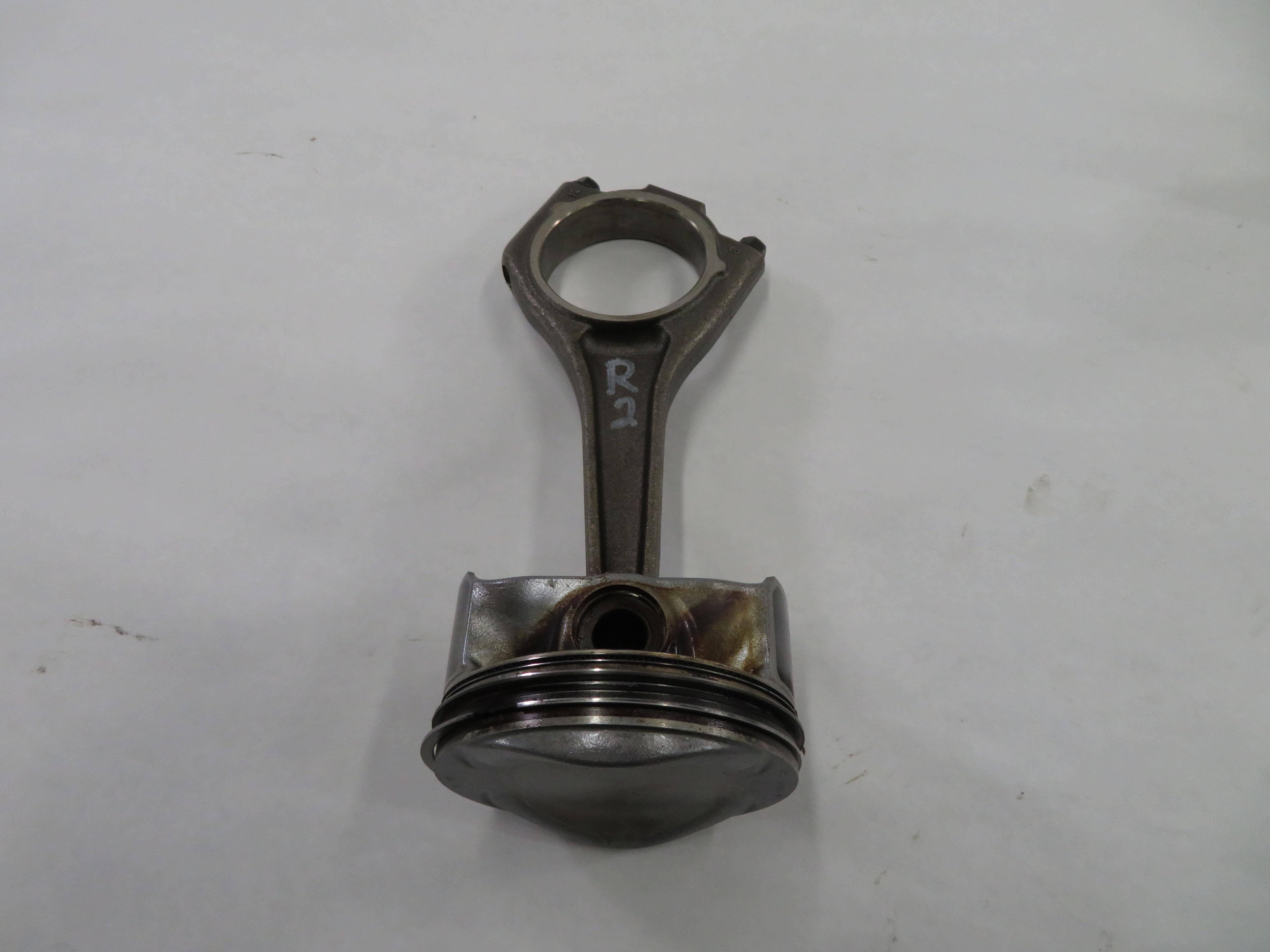 2010 RANGE ROVER (L322) 5.0L AJ133 V8 (NON SUPER ENGINE) RIGHT PISTON w/ ROD — exact item pictured