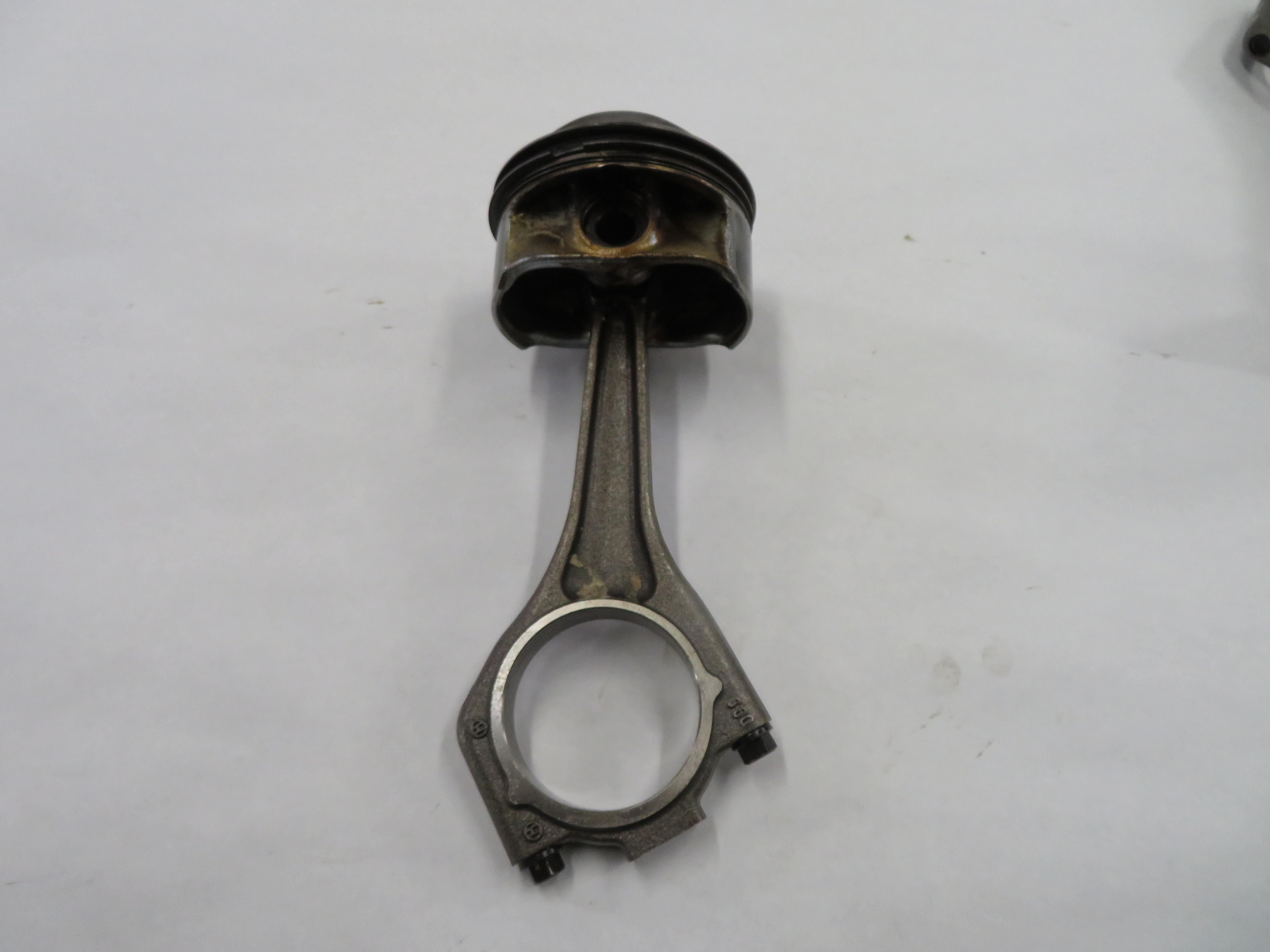 2010 RANGE ROVER (L322) 5.0L AJ133 V8 (NON SUPER ENGINE) LEFT PISTON w/ ROD — exact item pictured