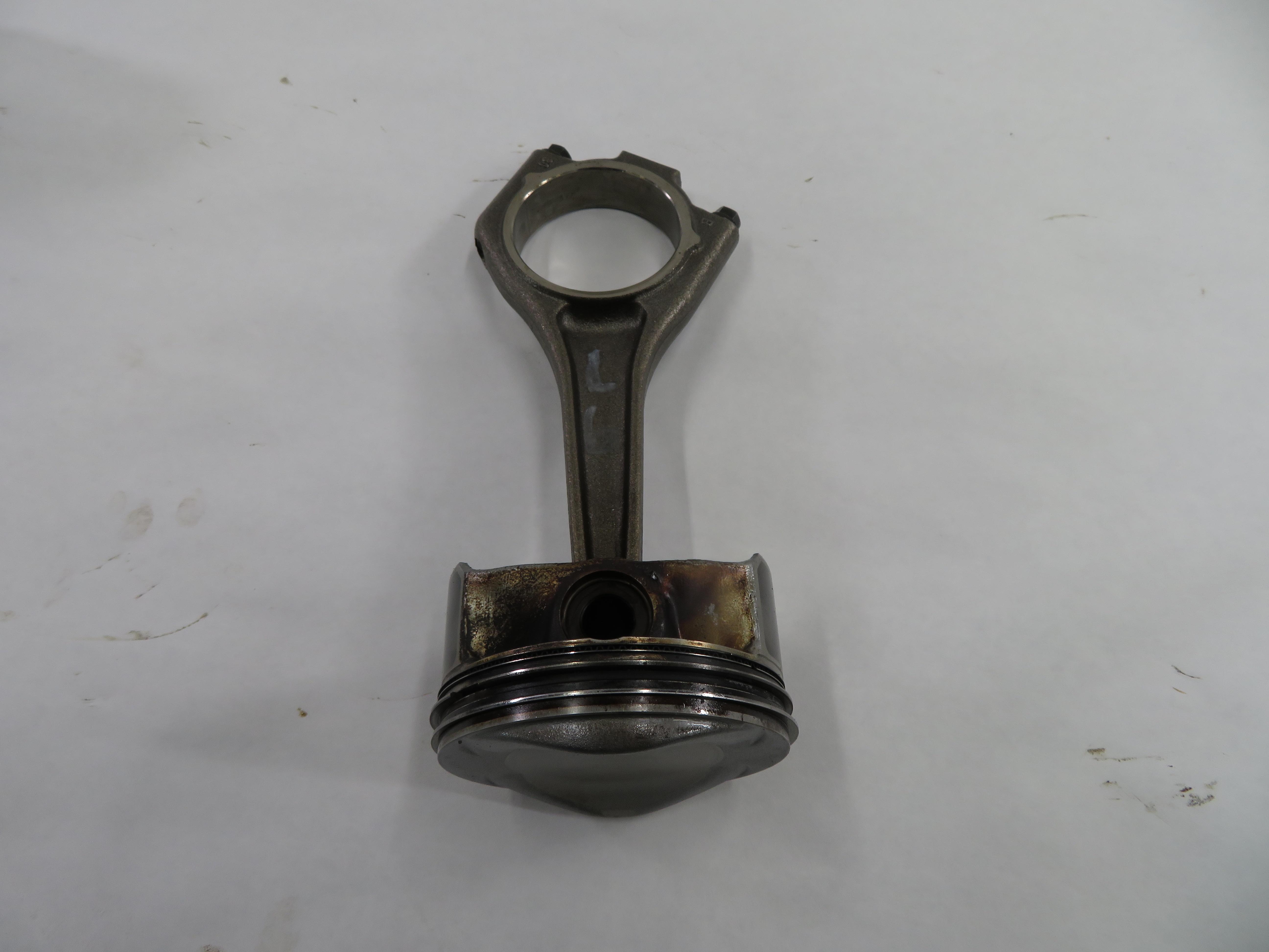 2010 RANGE ROVER (L322) 5.0L AJ133 V8 (NON SUPER ENGINE) LEFT PISTON w/ ROD — exact item pictured