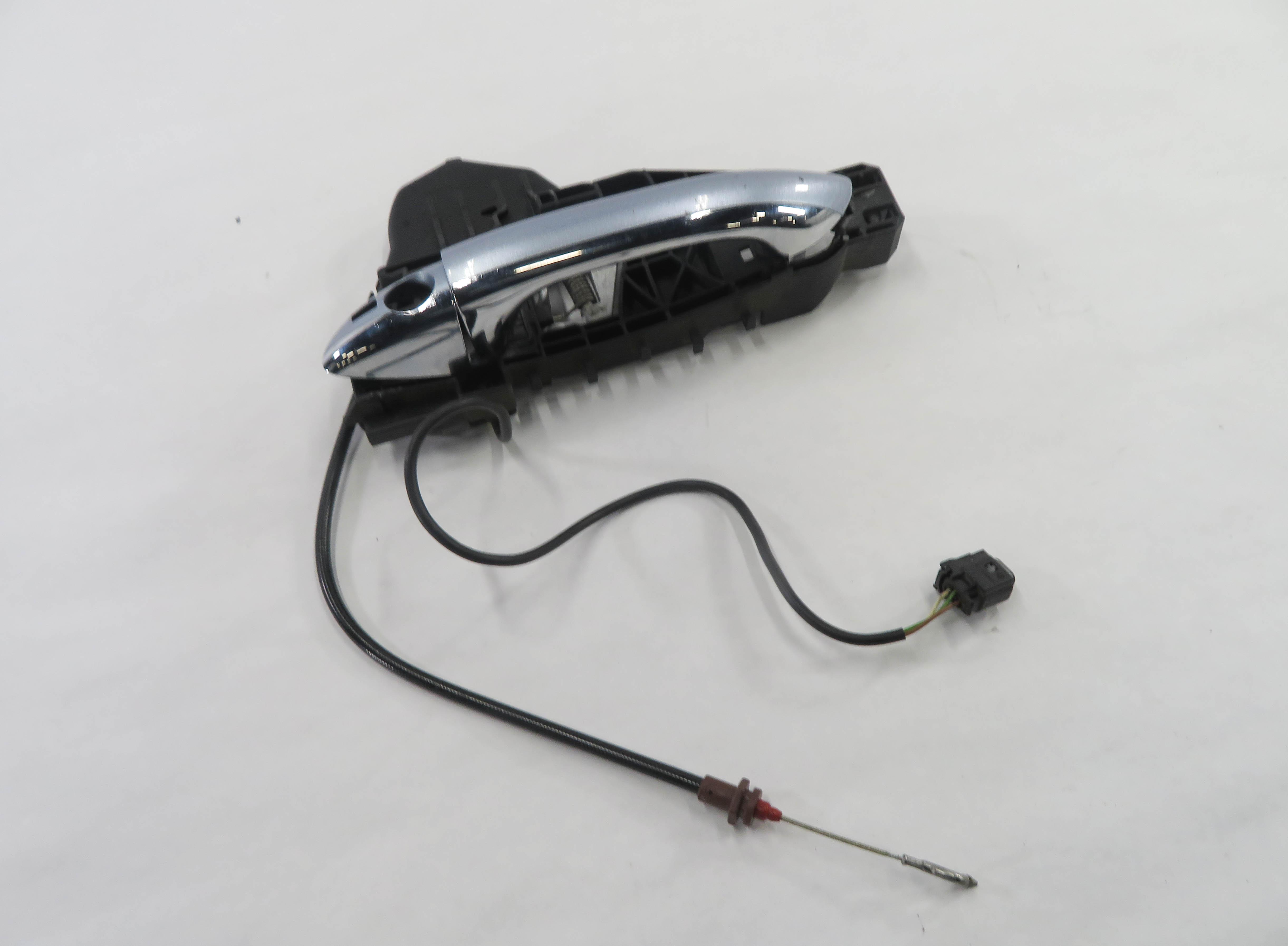 2008 MERCEDES ML320 (W164) LEFT FRONT DRIVER DOOR HANDLE (LASURITE BLUE) — exact item pictured