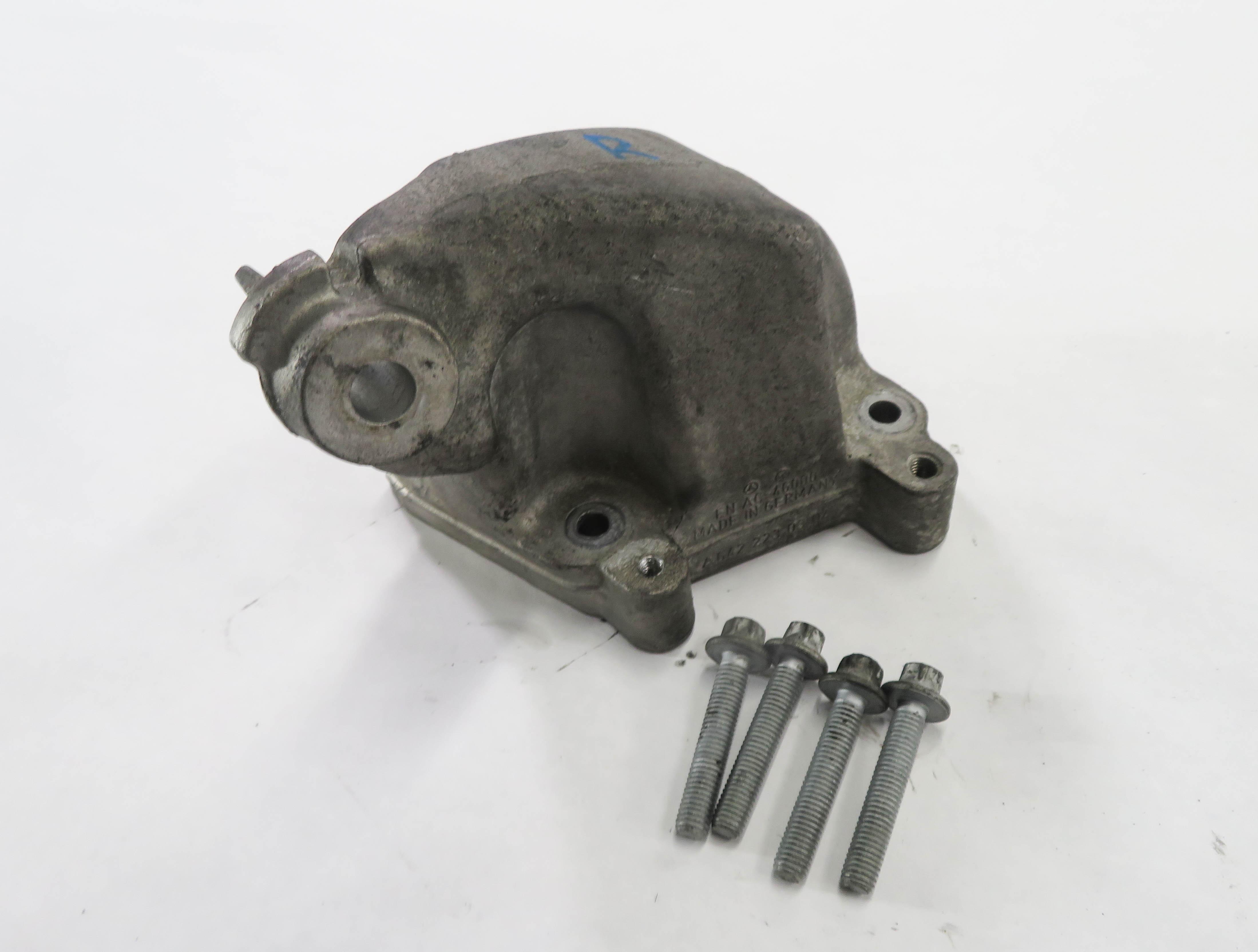 2008 MERCEDES ML320 (W164) 3.0L OM642 DIESEL - RIGHT ENGINE MOUNT BRACKET — exact item pictured