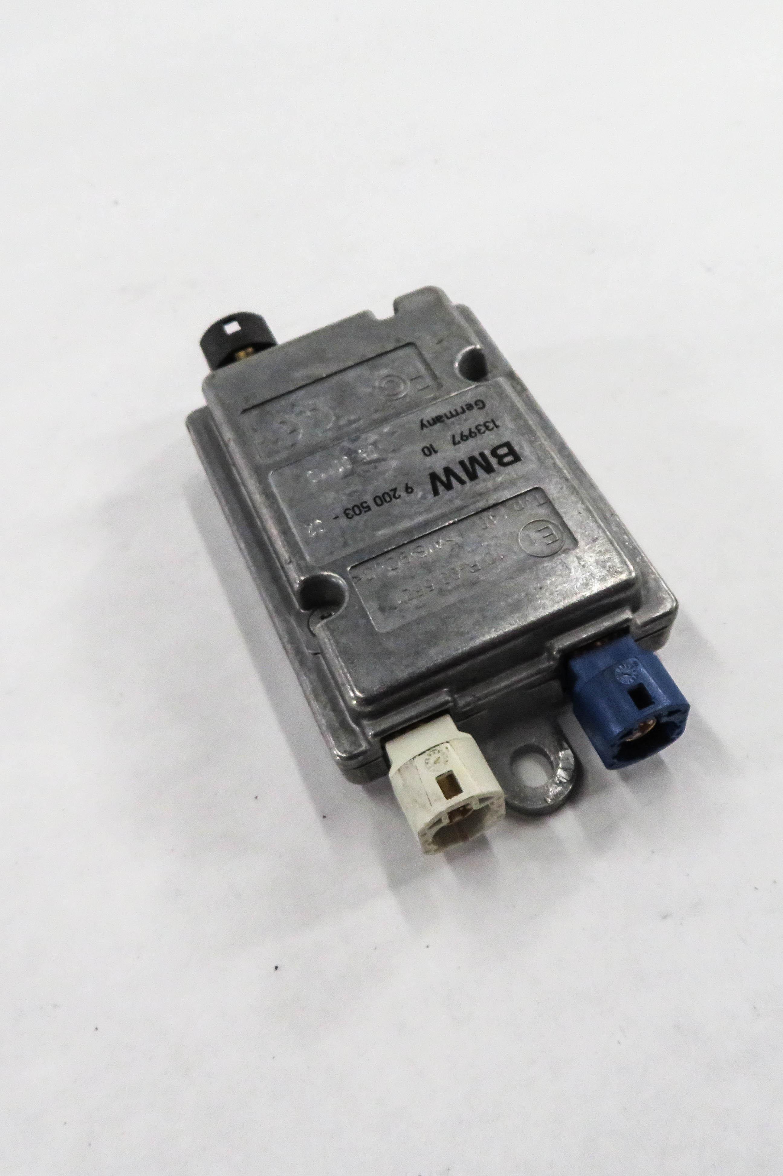 2011 BMW 750i (F01) STEREO AUX AUXILIARY AUDIO MEDIA USB INTERFACE HUB MODULE — exact item pictured