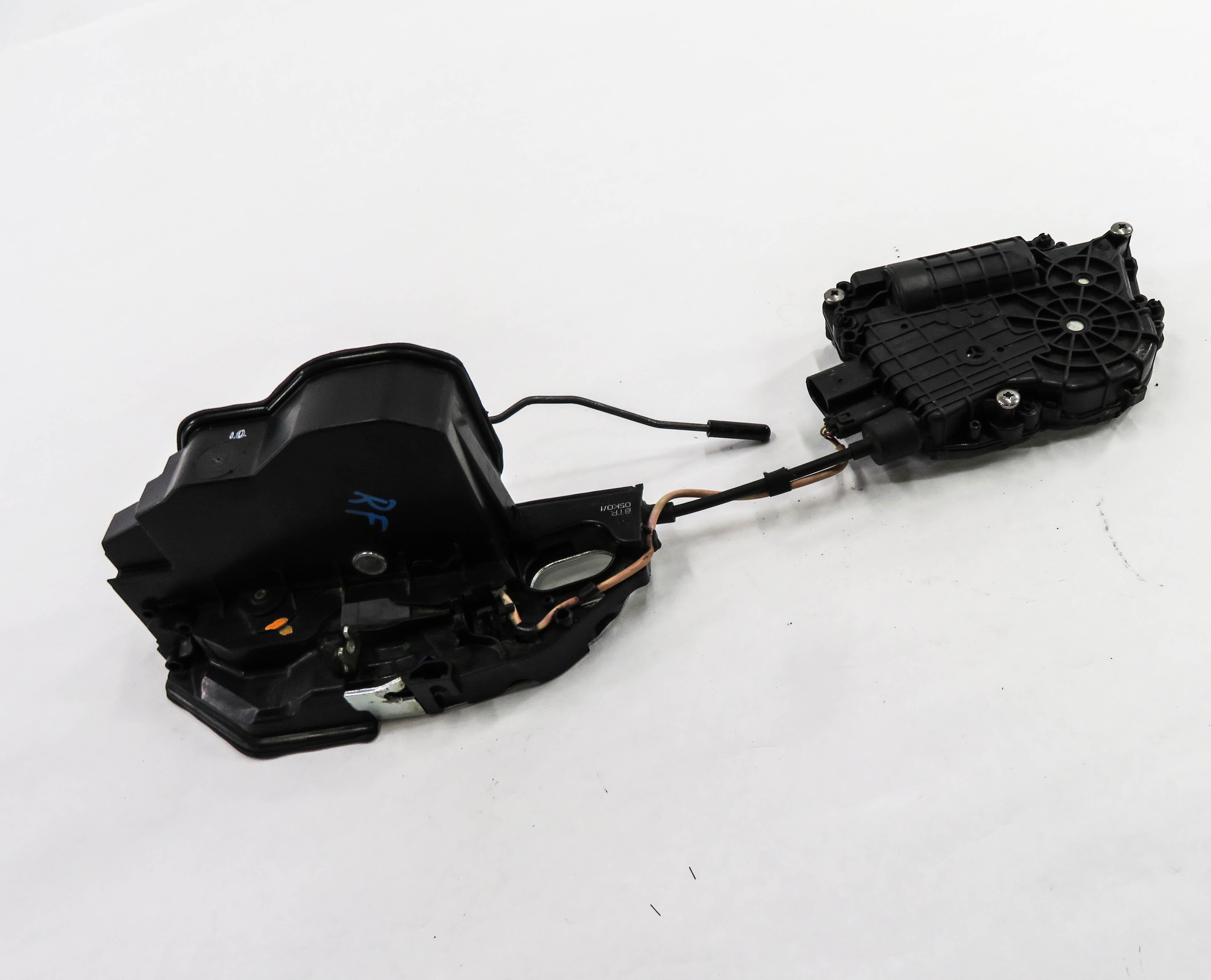 10-16 BMW 528i 535i 550i 750i 760i (F01 F10) RIGHT FRONT SOFT CLOSE DOOR LATCH — exact item pictured