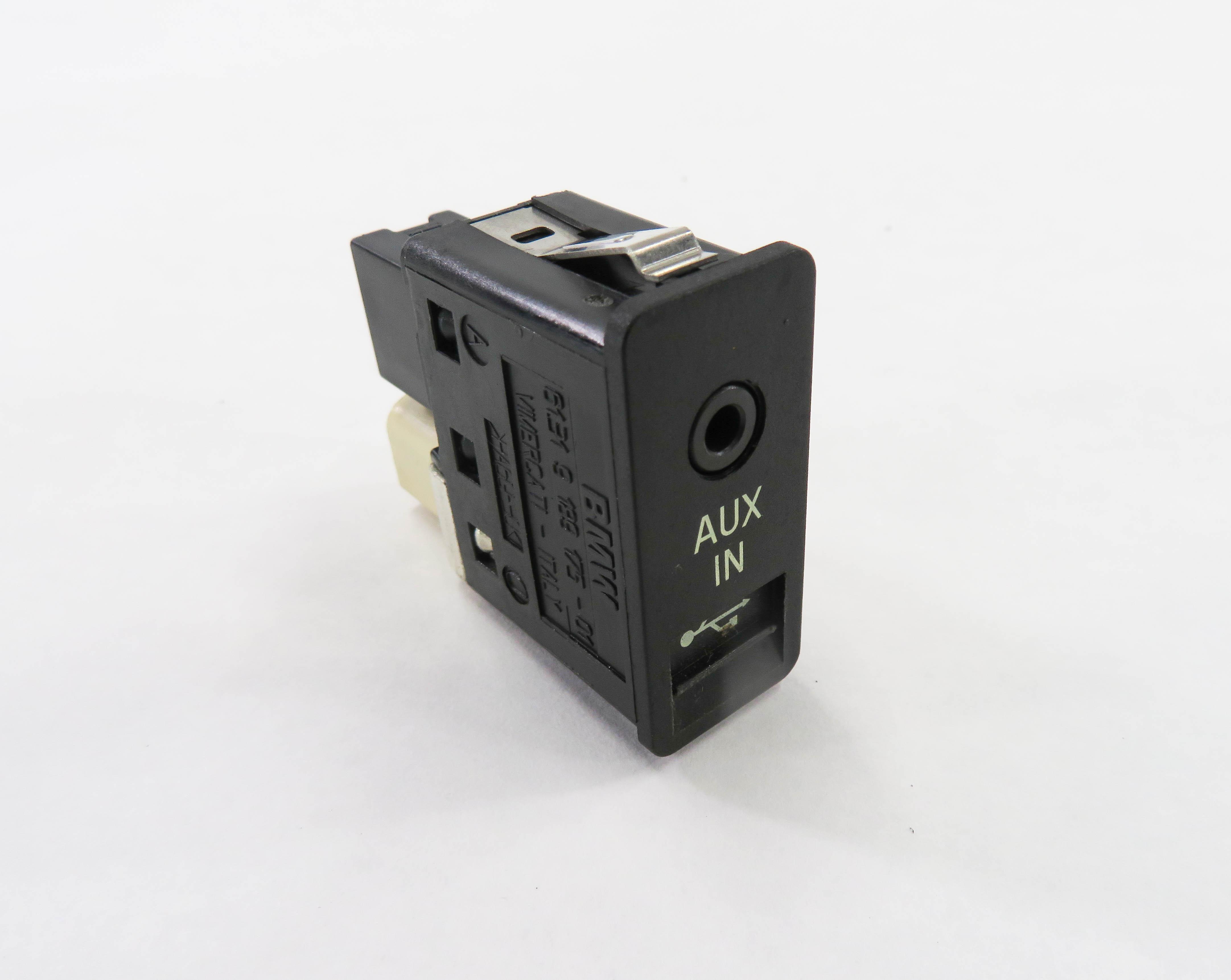 2011 BMW 535i (F10) RADIO STEREO AUDIO IN INPUT JACK w/ USB PORT — exact item pictured